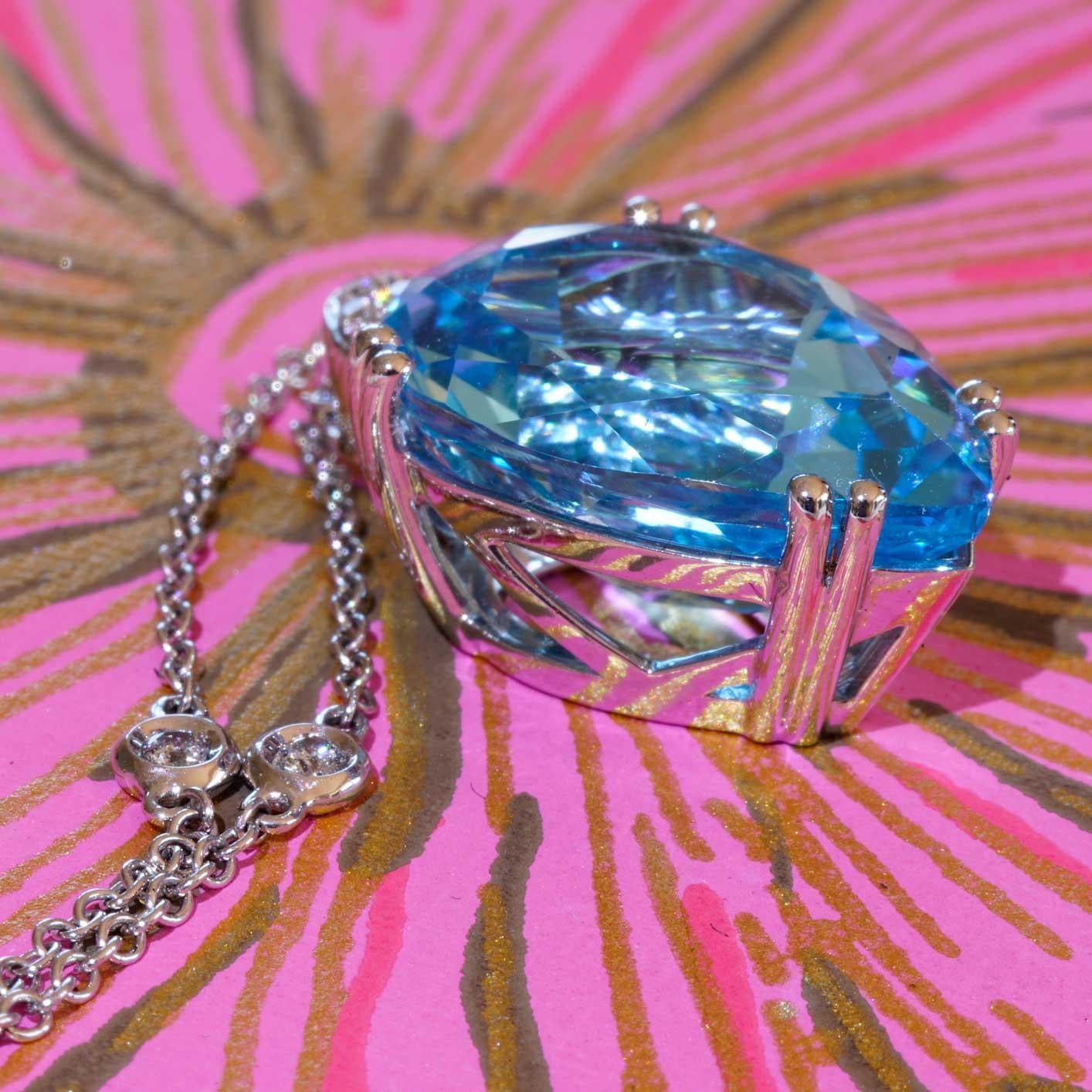 Blue Topaz Brilliant Pendant 750 White Gold 14 ct 0.11 ct Aqua Water Brilliance For Sale 7