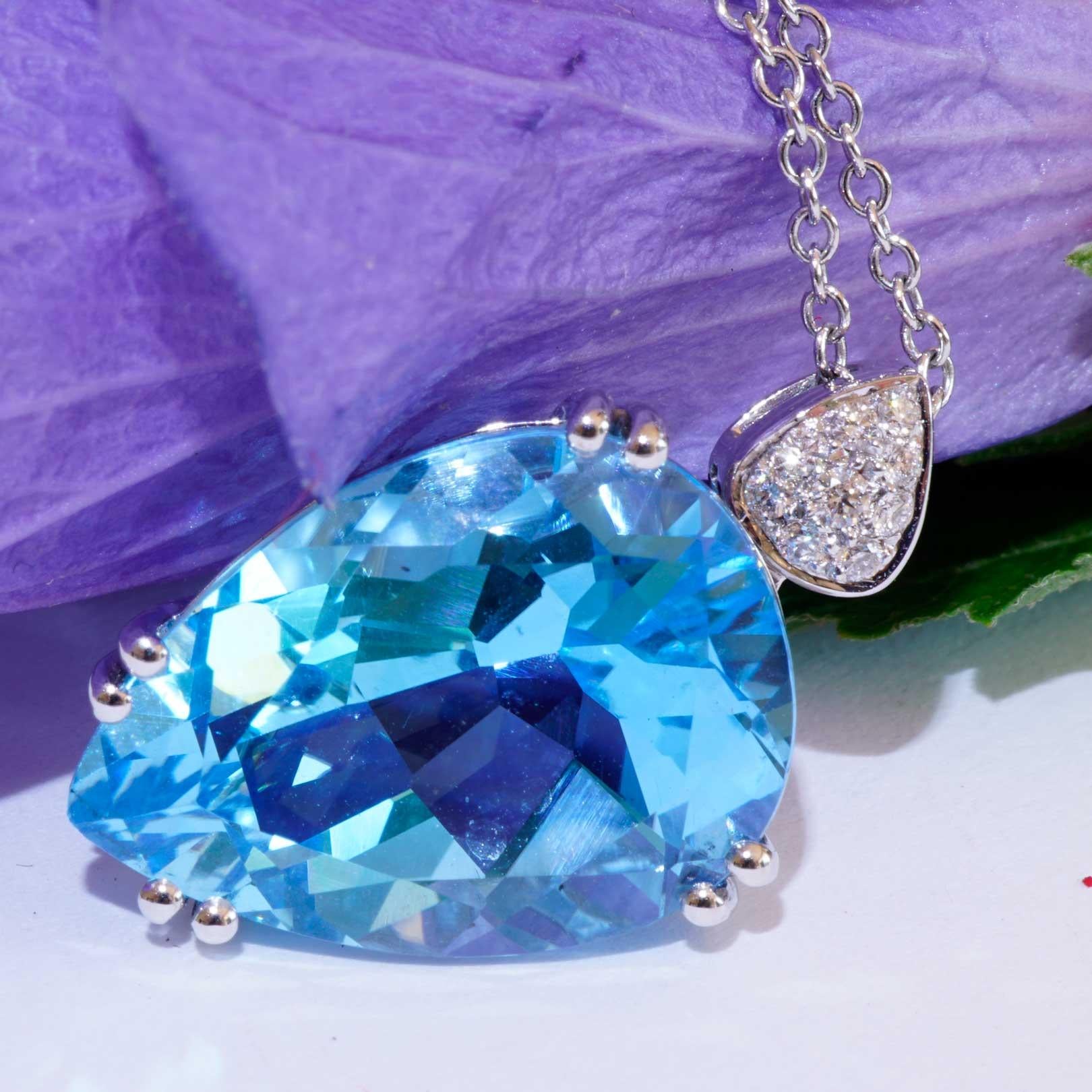 Blue Topaz Brilliant Pendant 750 White Gold 14 ct 0.11 ct Aqua Water Brilliance For Sale 8