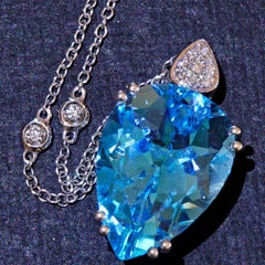 Schmuckzicke 14ct White Gold Aquamarinelike Blue Topaz Pendant Necklace 14.00 ct