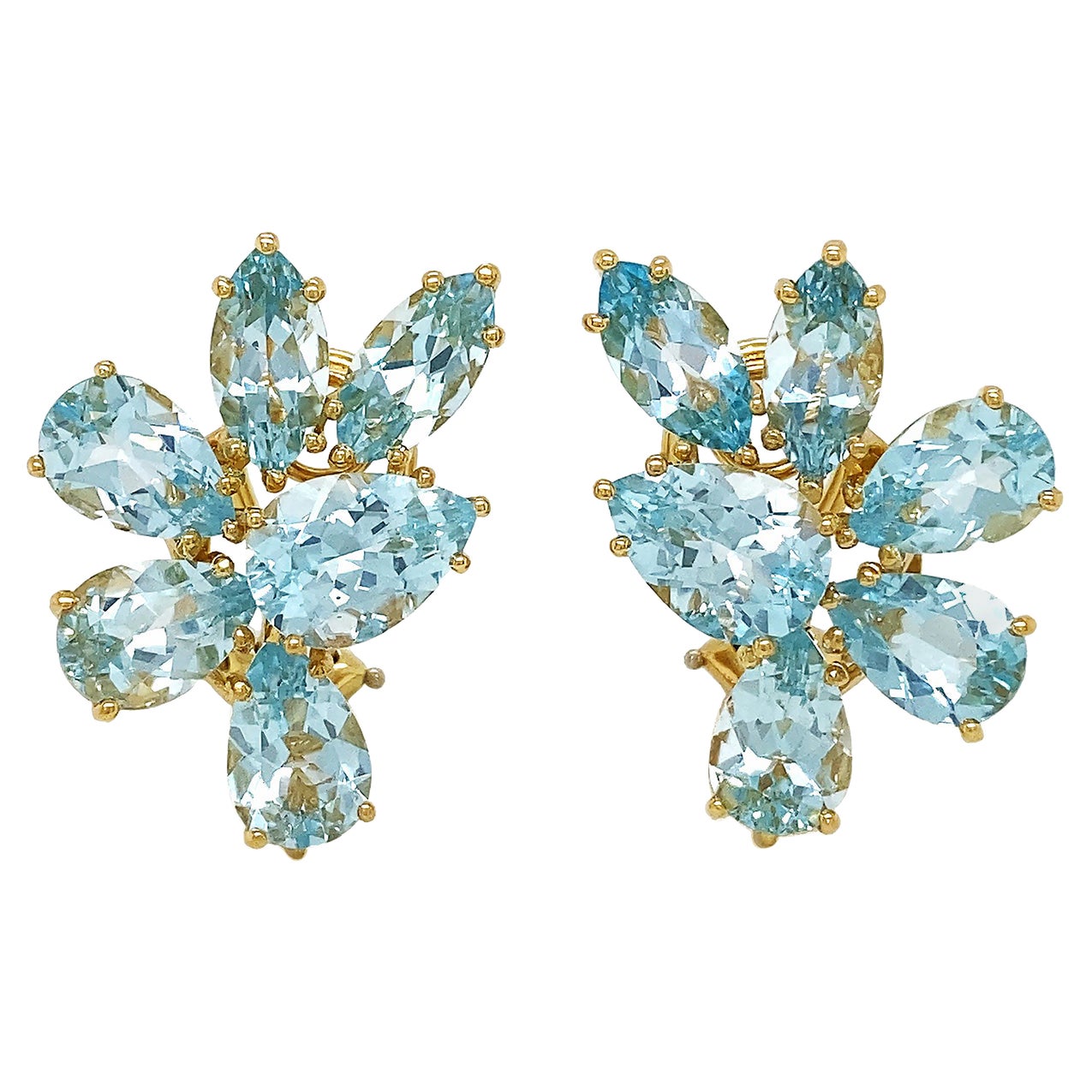 Boucles d'oreilles grappe de topaze bleue en or jaune 18 carats
