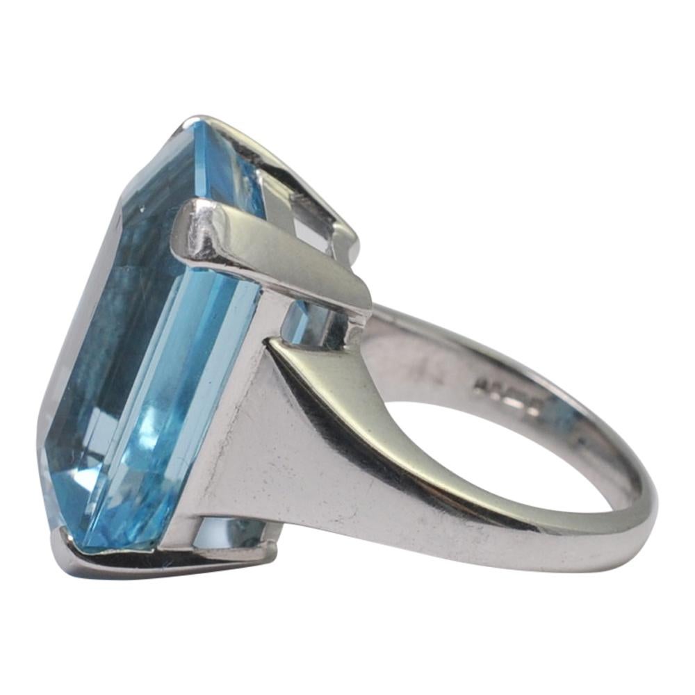 Blue Topaz Cocktail Gold Ring In Excellent Condition For Sale In ALTRINCHAM, GB