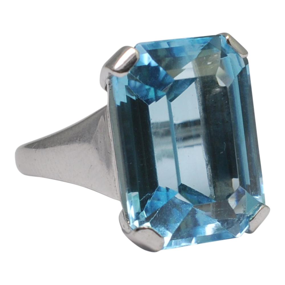 Blue Topaz Cocktail Gold Ring For Sale