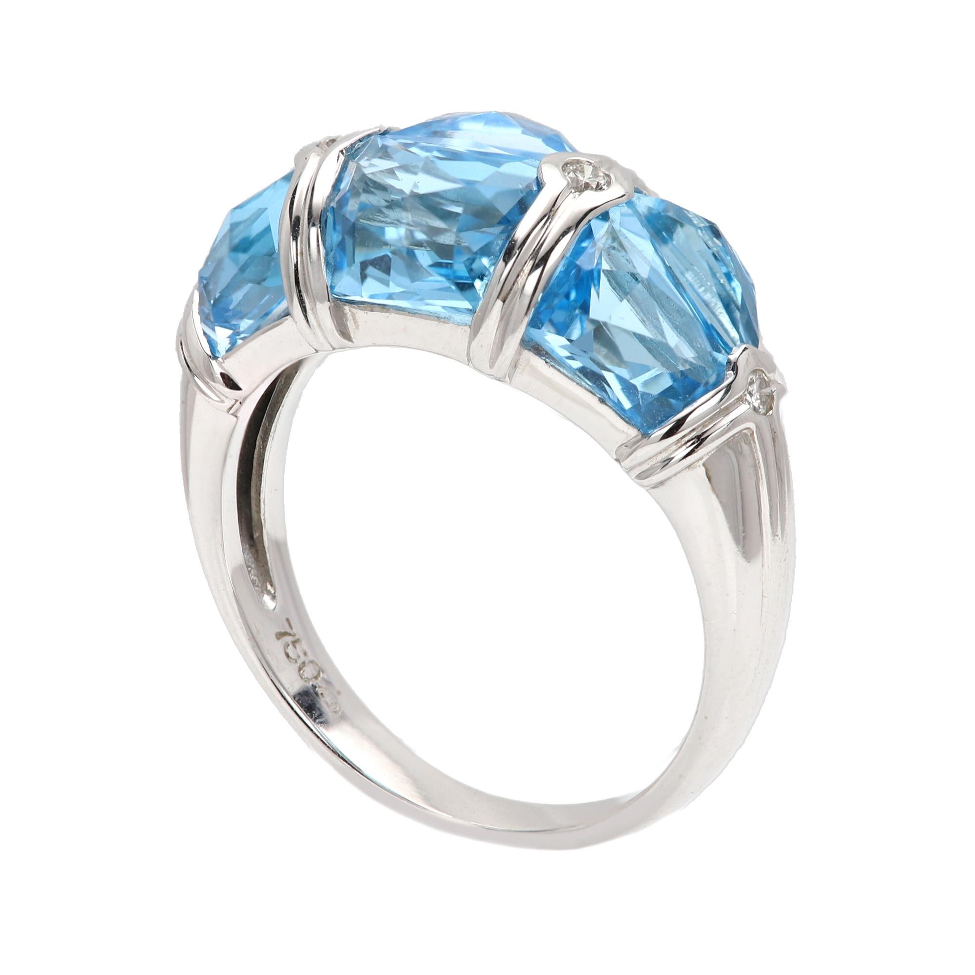 Bague de fiançailles en or blanc 18 carats avec grappe de diamants Pour femmes en vente