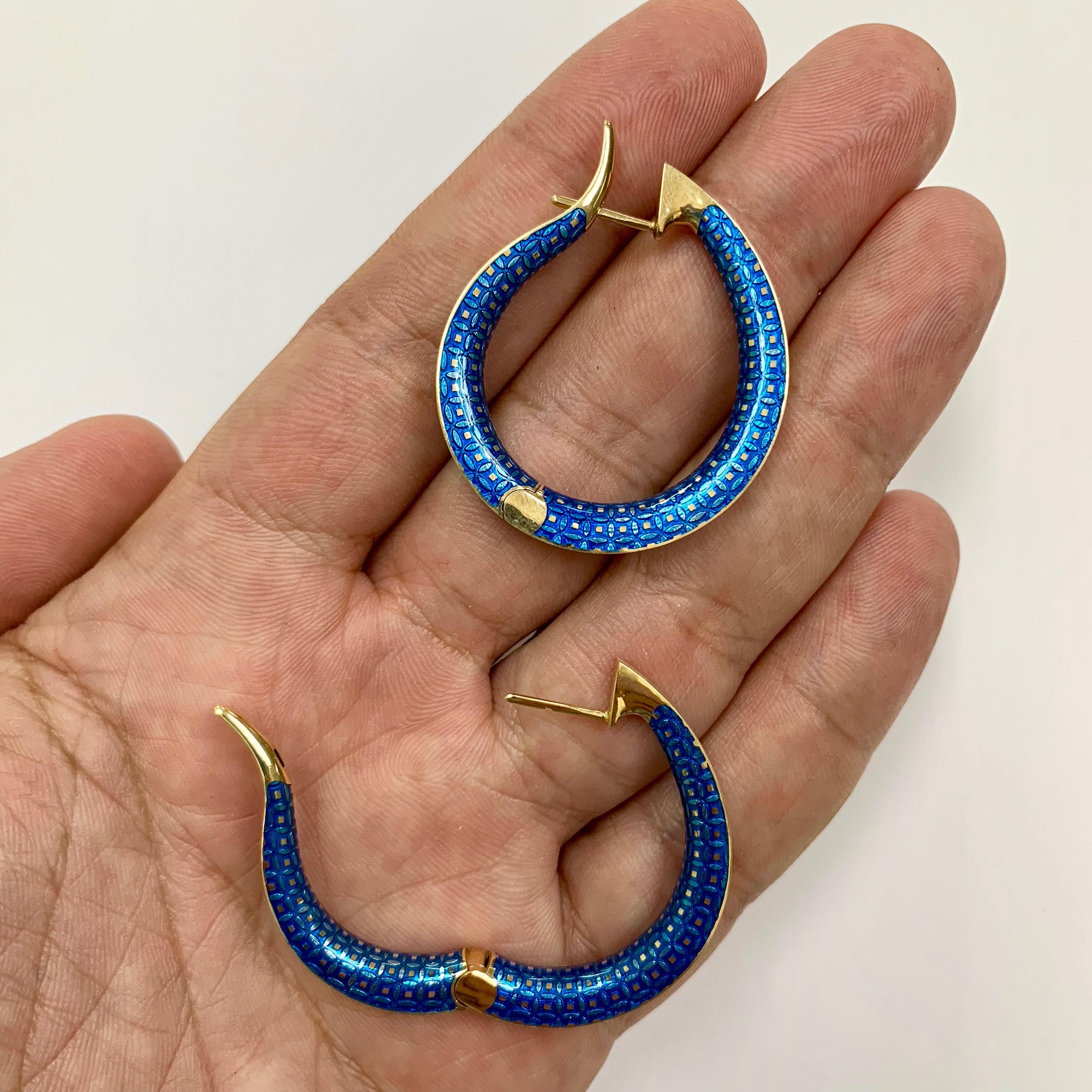 Colored Enamel 18 Karat Yellow Gold Kaleidoscope Hoop Earrings In New Condition For Sale In Bangkok, TH