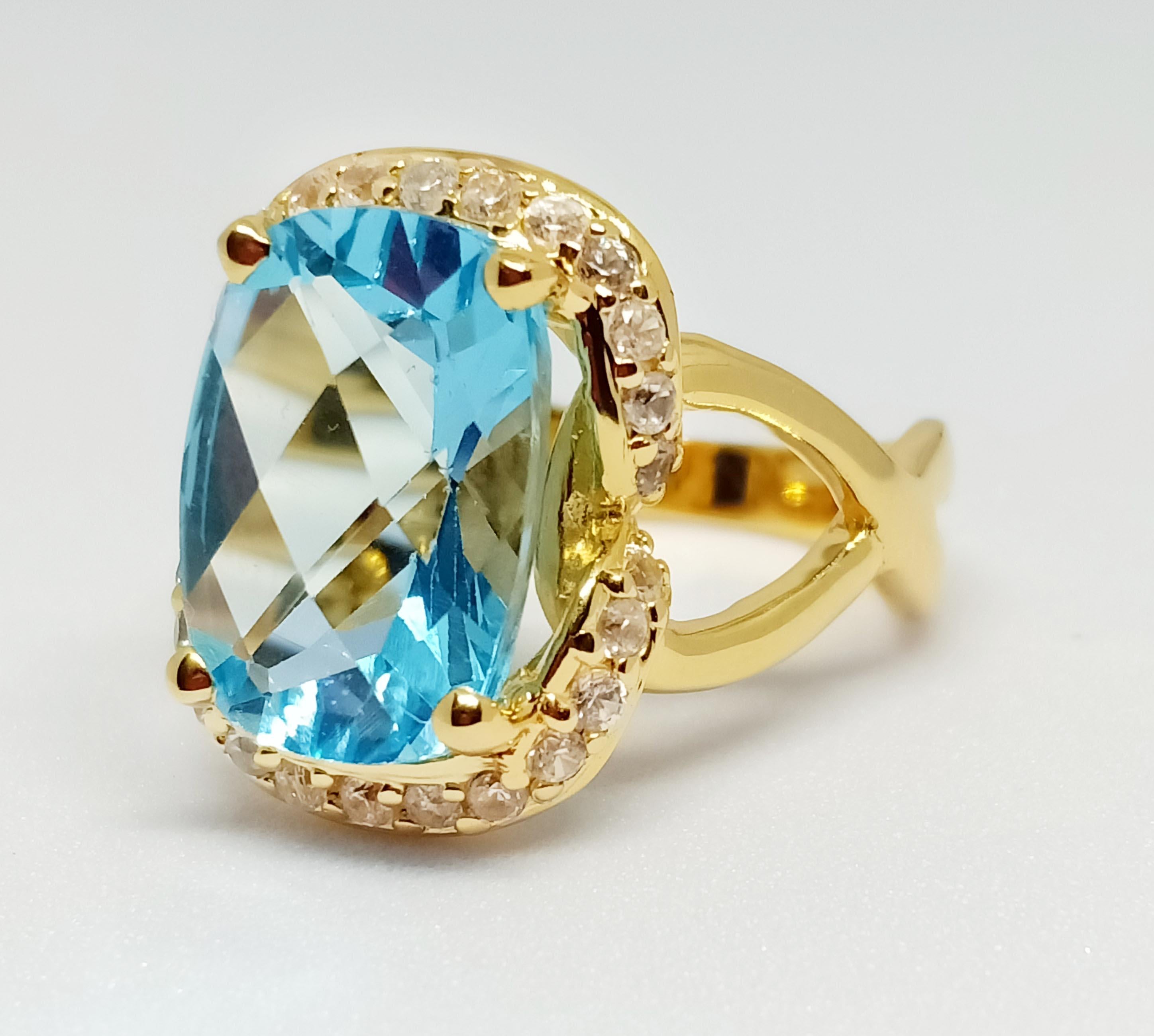 Blue topaz cushion checkerboard ring. 7.60cts In New Condition For Sale In Bangkok, TH