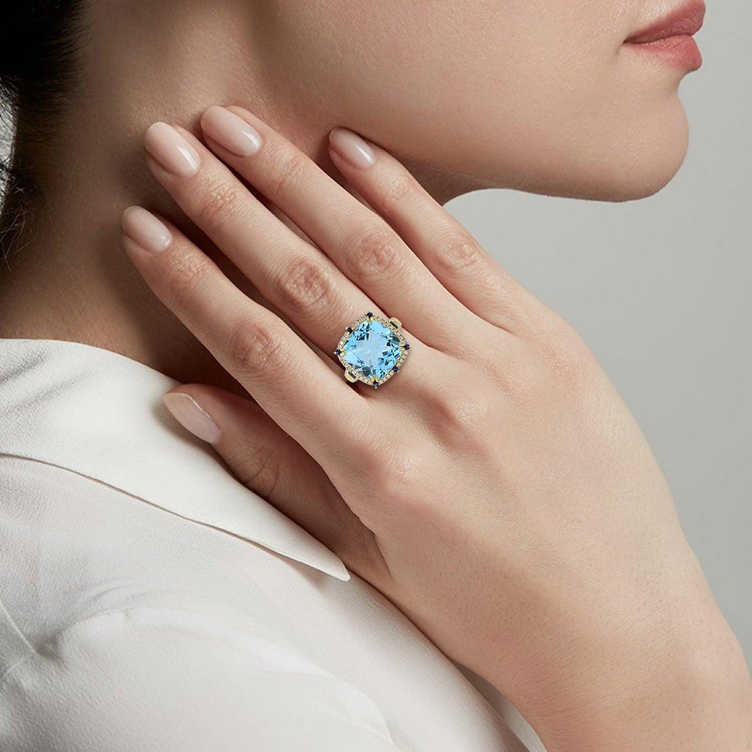 For Sale:  Blue Topaz Diamond 18 Karat Gold Ring 2