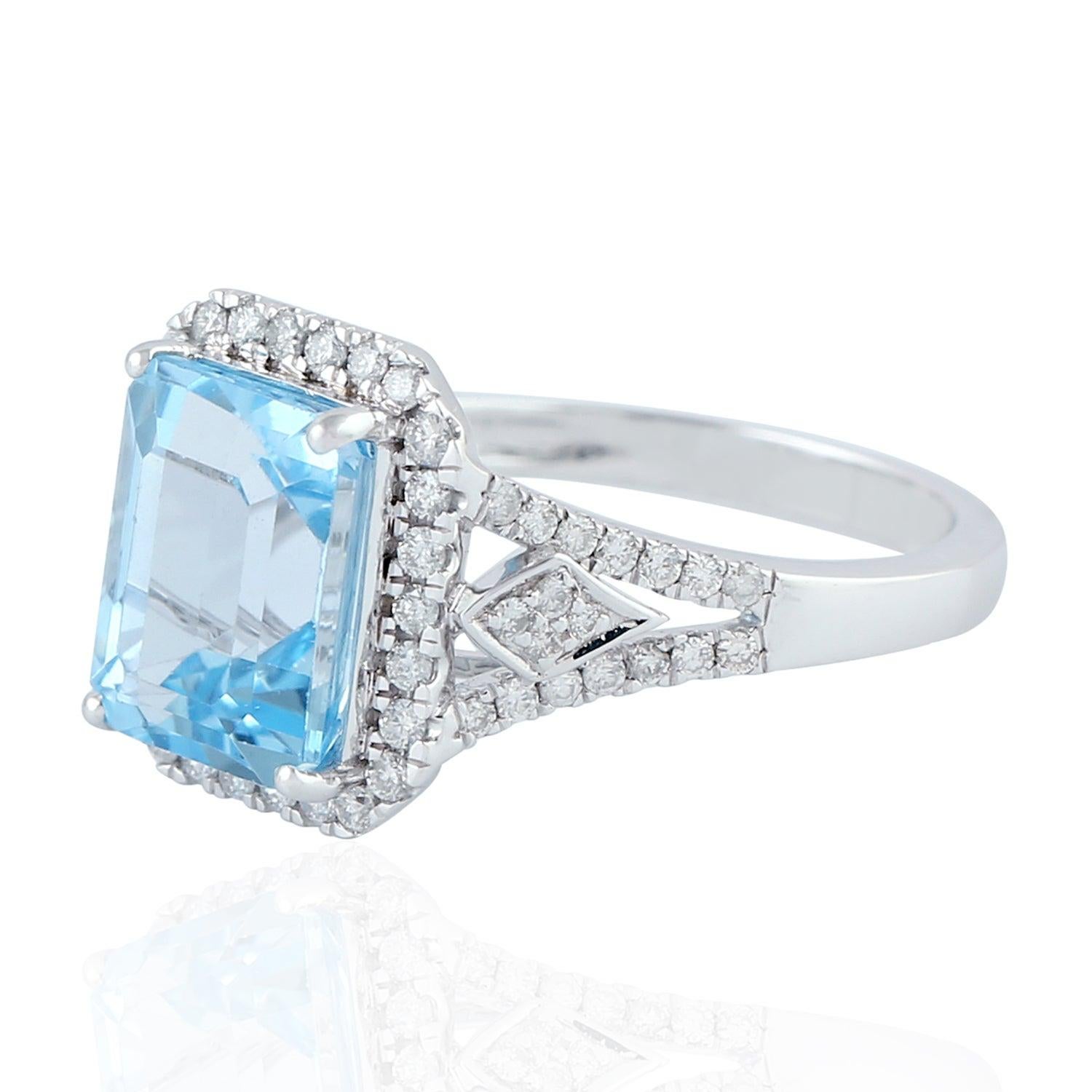 For Sale:  Blue Topaz Diamond 18 Karat Gold Ring 3