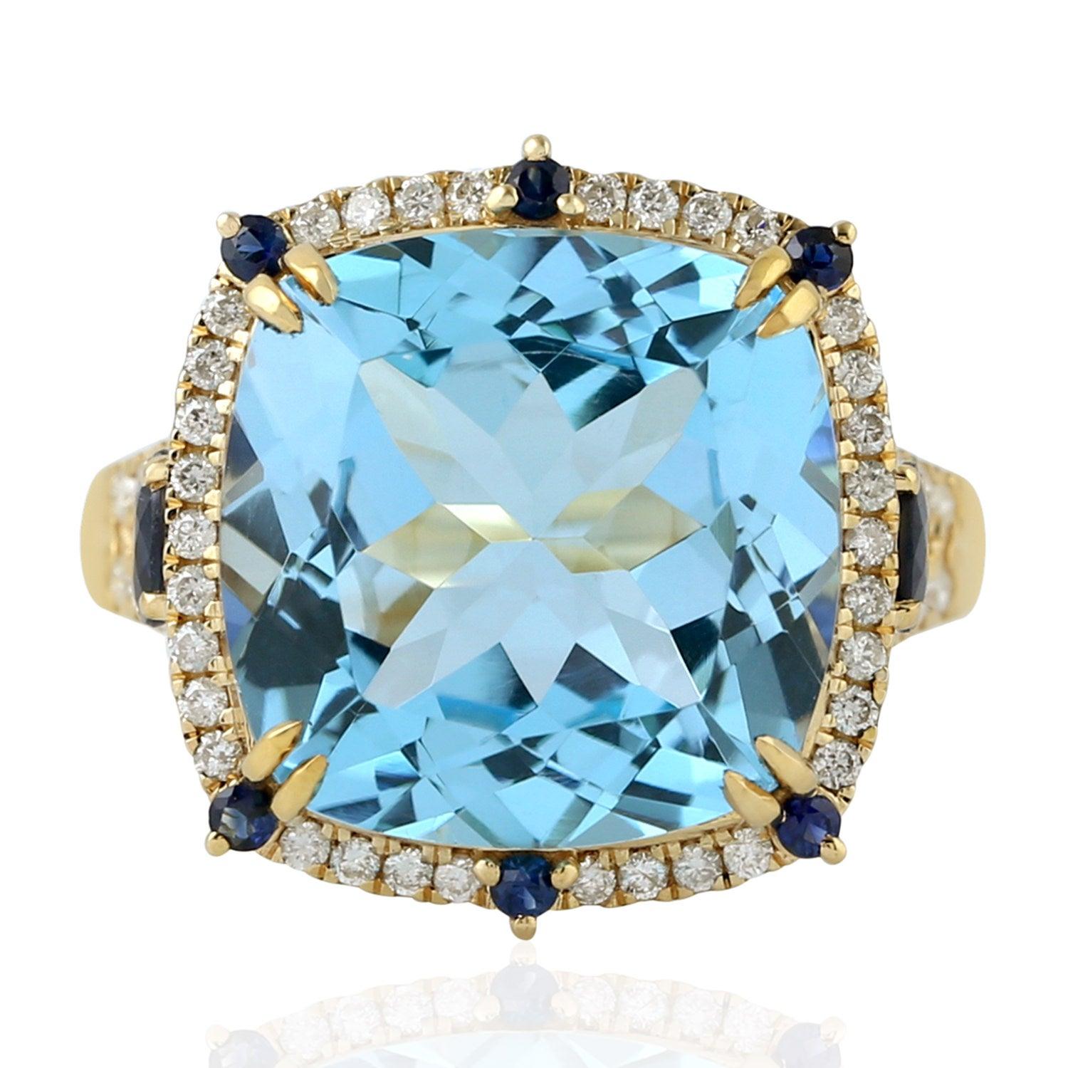 En vente :  Bague en or 18 carats avec topaze bleue et diamants 4