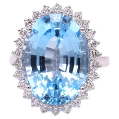 Exklusiver Ring aus 18 Karat Weißgold mit blauem Topas und Diamant für sie