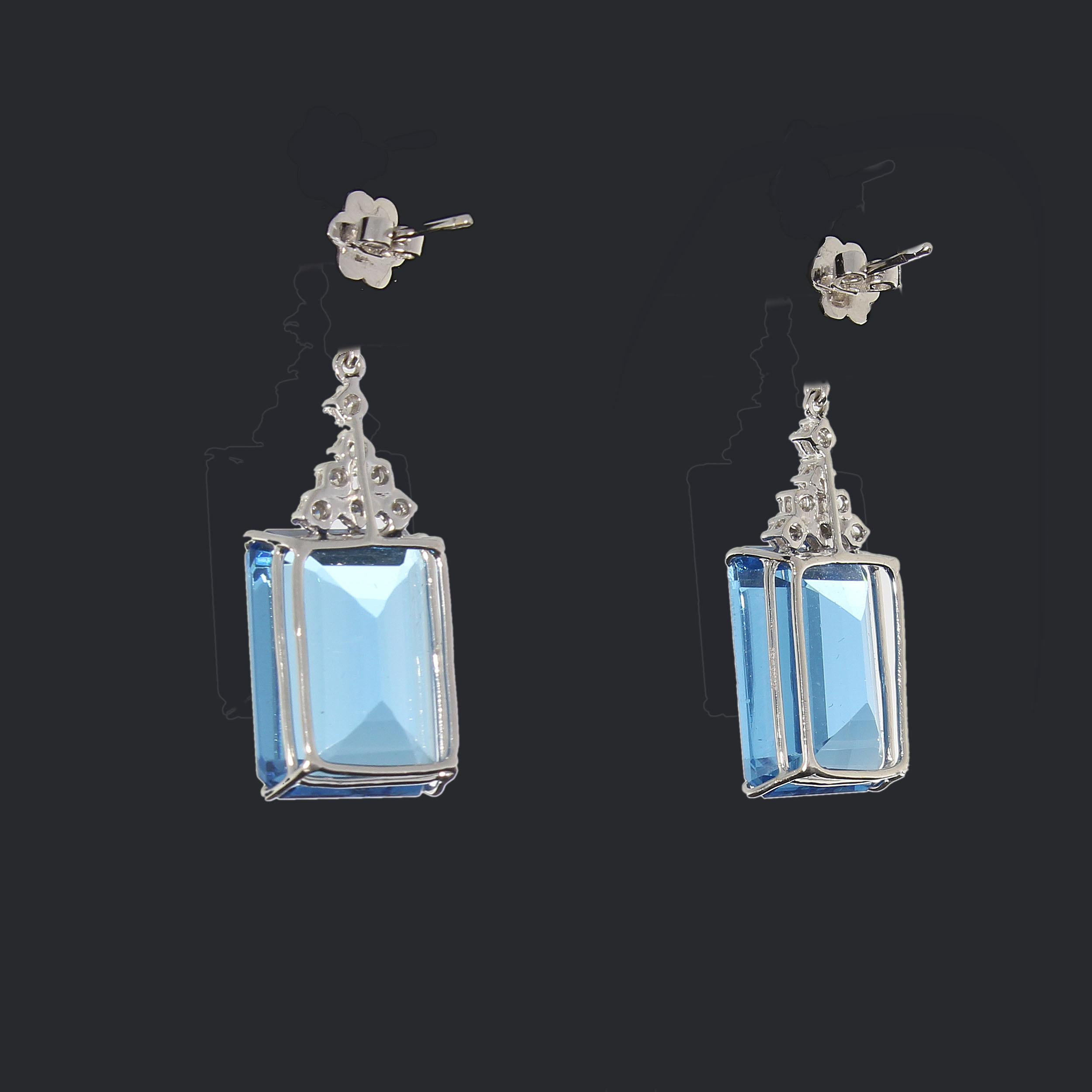 Moderne Boucles d'oreilles en goutte en or avec topaze bleue et diamant en vente