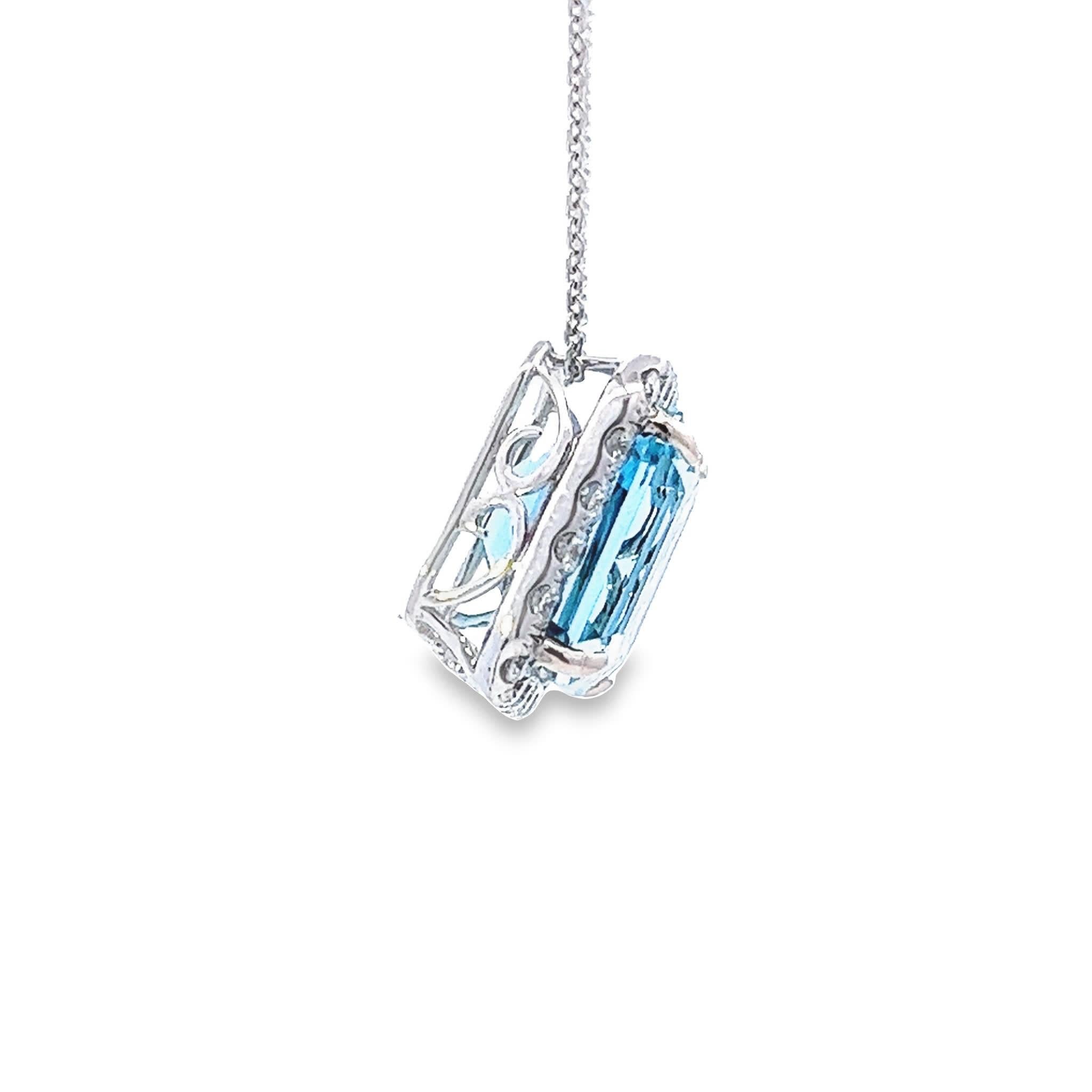 Collana con diamanti e topazio blu In condizioni Nuovo in vendita a Great Neck Plaza, NY
