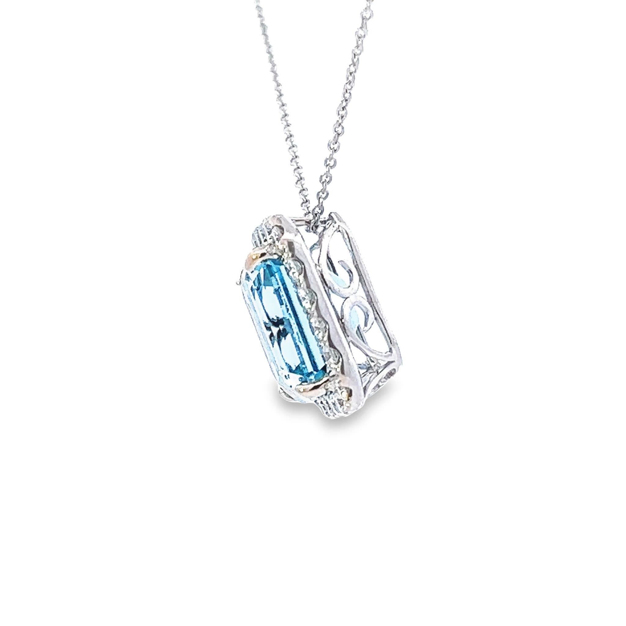 Donna Collana con diamanti e topazio blu in vendita
