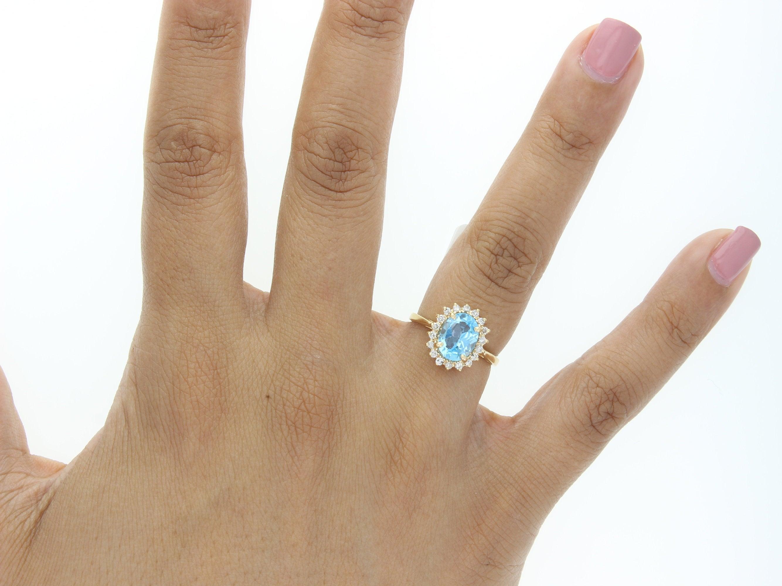 ♥ Riepilogo del prodotto ♥

Pietra principale: Topazio blu e diamante 
Circa. Peso totale dei carati: .50cttw
Chiarezza del diamante: SI1
Colore del diamante: H. H. I.
Taglio del diamante: Rotondo
Numero di pietre: 19
Materiale della fascia: Oro