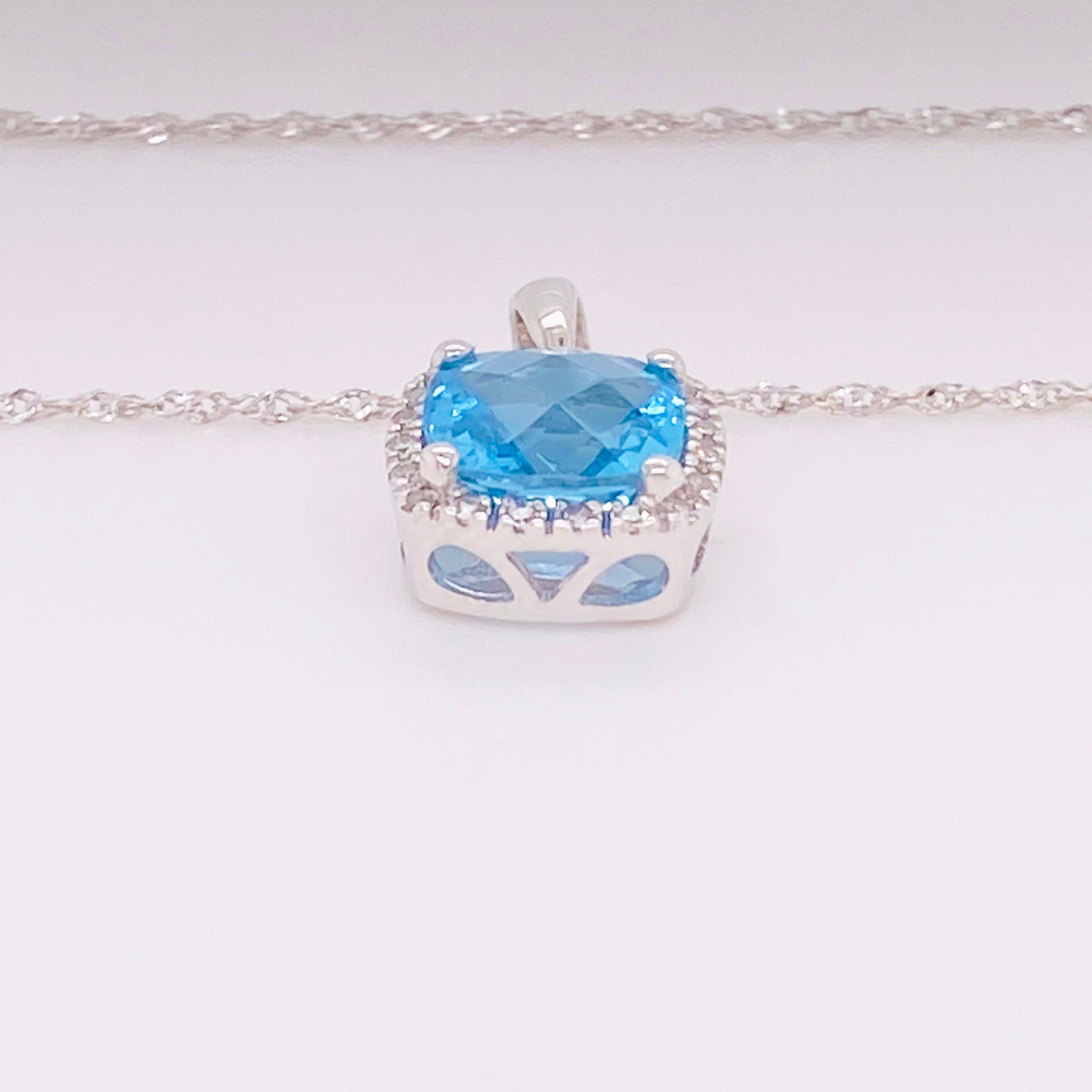 Taille coussin Collier diamant topaze bleue, diamant blanc, or 14 carats, 14 carats, pendentif en vente