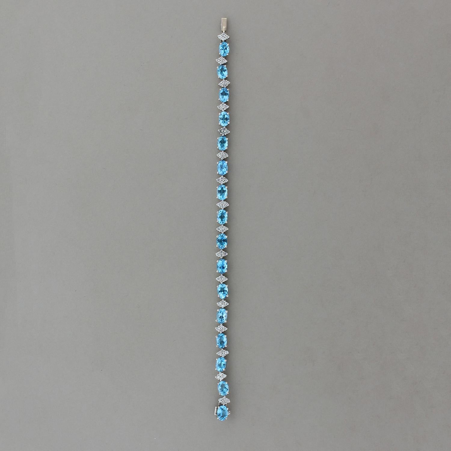 Blue Topaz Diamond Platinum Bracelet In New Condition In Beverly Hills, CA