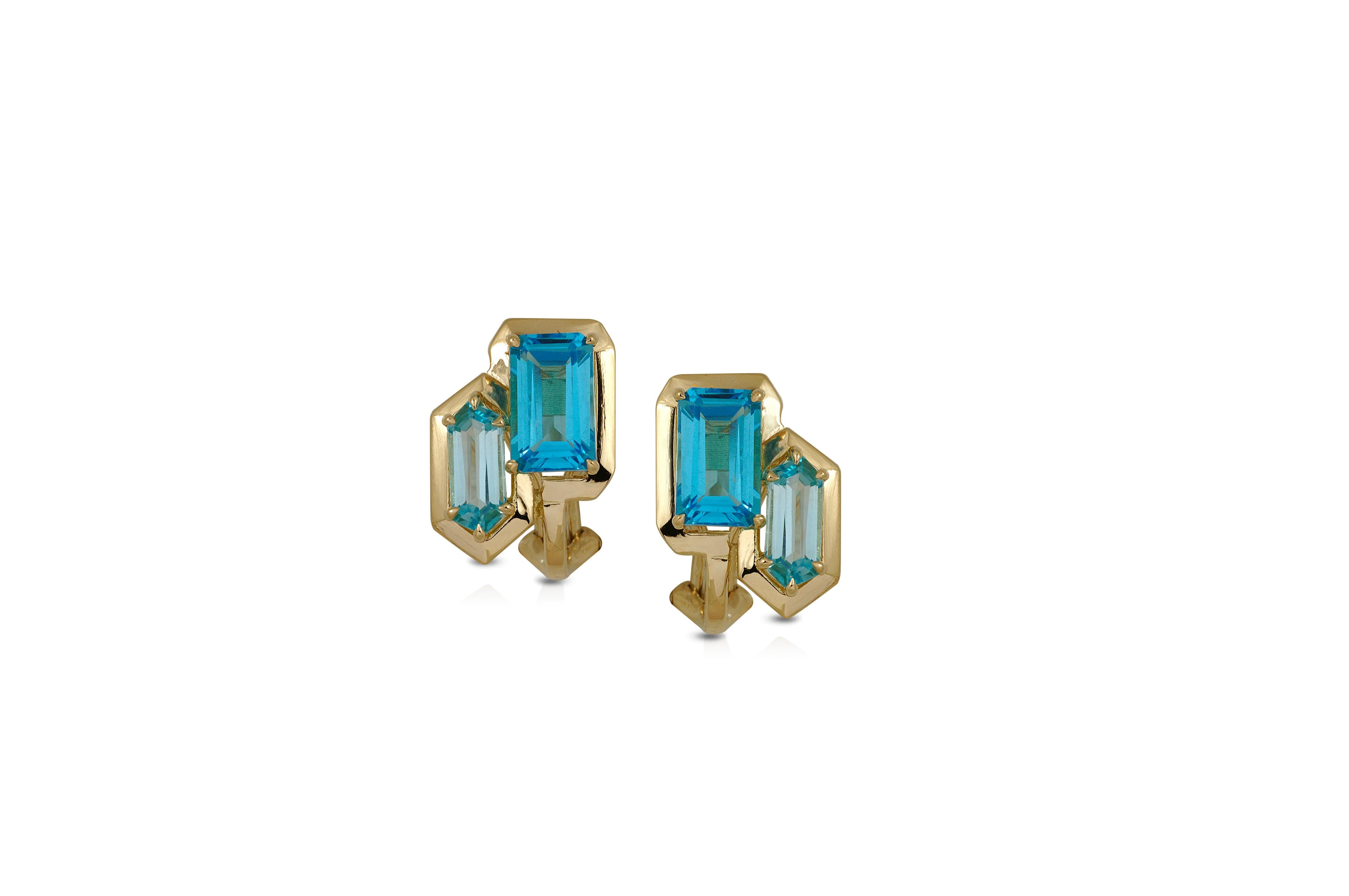 Blue Topaz 7.67 carats Earrings set in 18 Karat Gold Settings

Width:  1.4 cm 
Length:  1.8 cm
Total Weight: 10.28 grams

