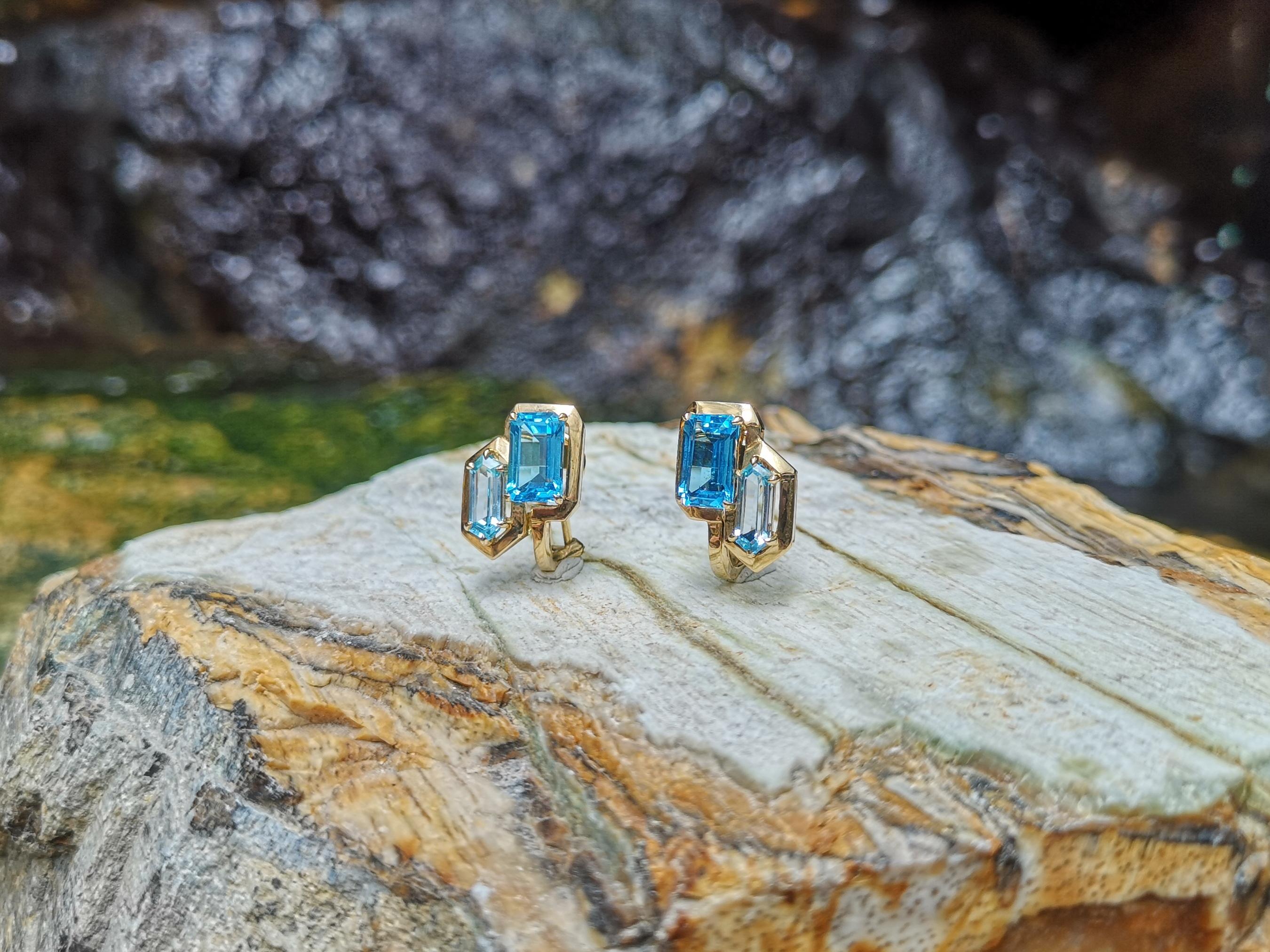 Blue Topaz Earrings Set in 18 Karat Gold by Kavant & Sharart In New Condition For Sale In Bangkok, TH