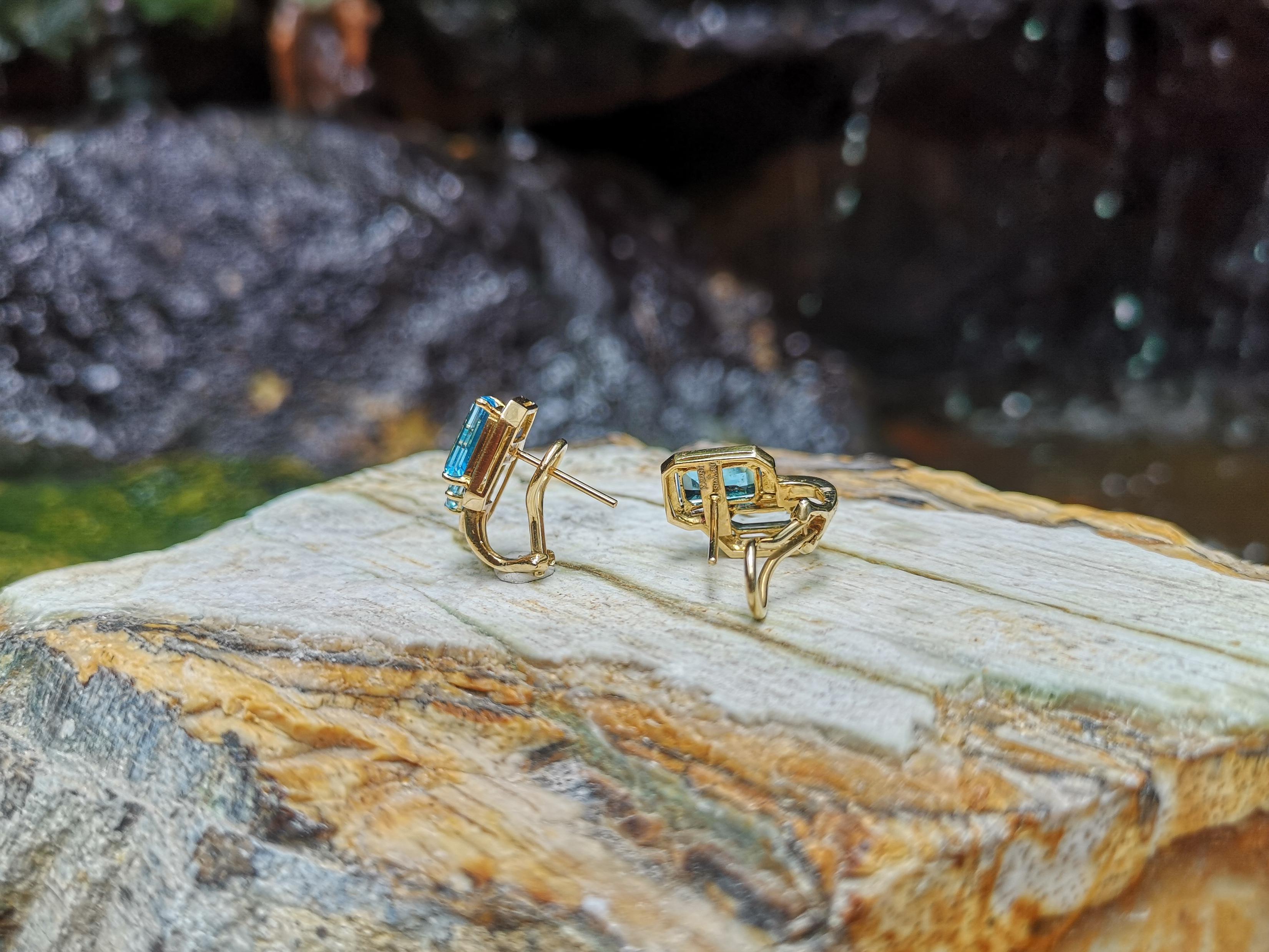 Women's Blue Topaz Earrings Set in 18 Karat Gold by Kavant & Sharart For Sale