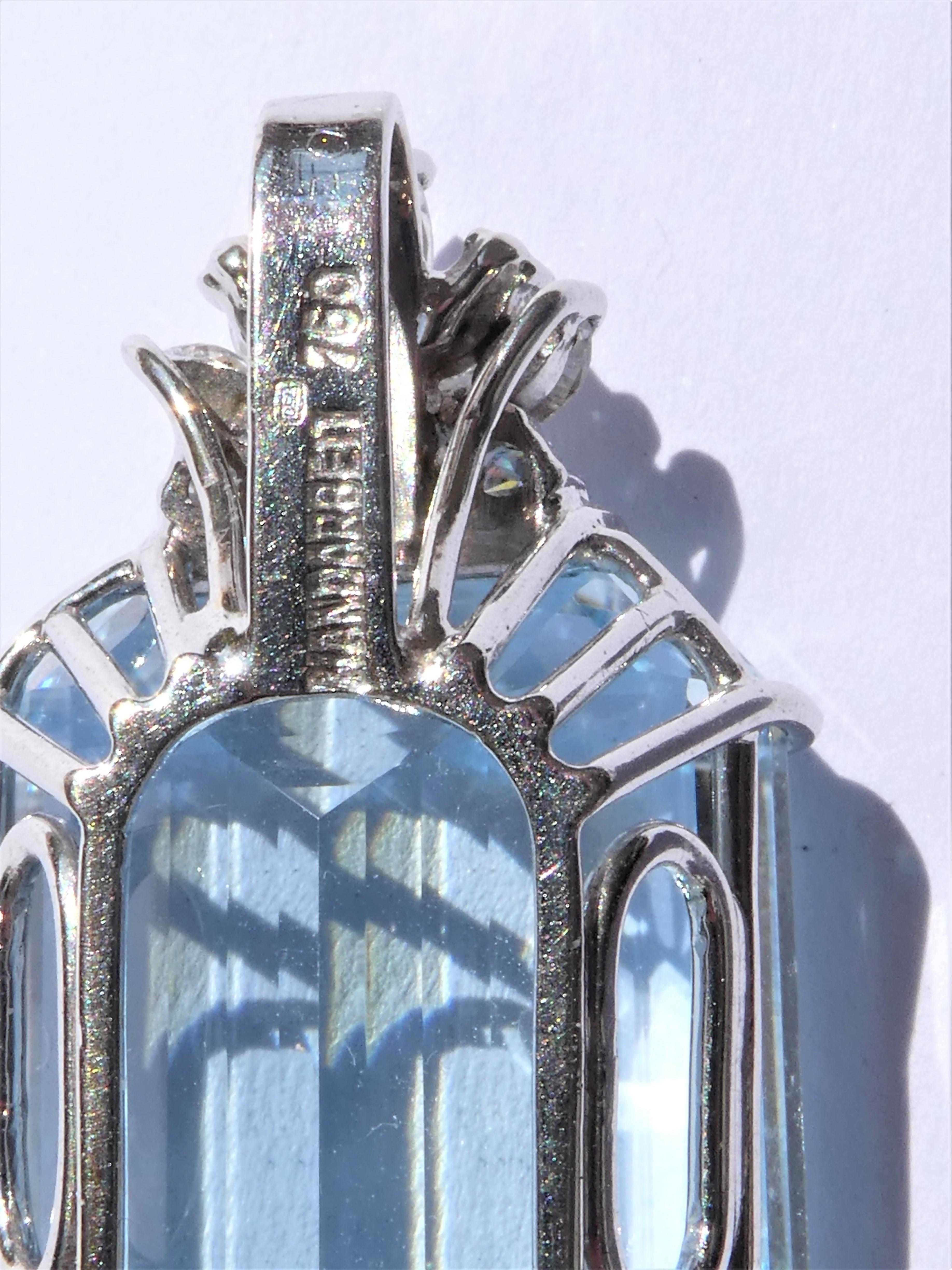 Blue Topaz Emerald Cut 18 Karat White Gold Diamonds Pendant In Excellent Condition For Sale In Munich, DE