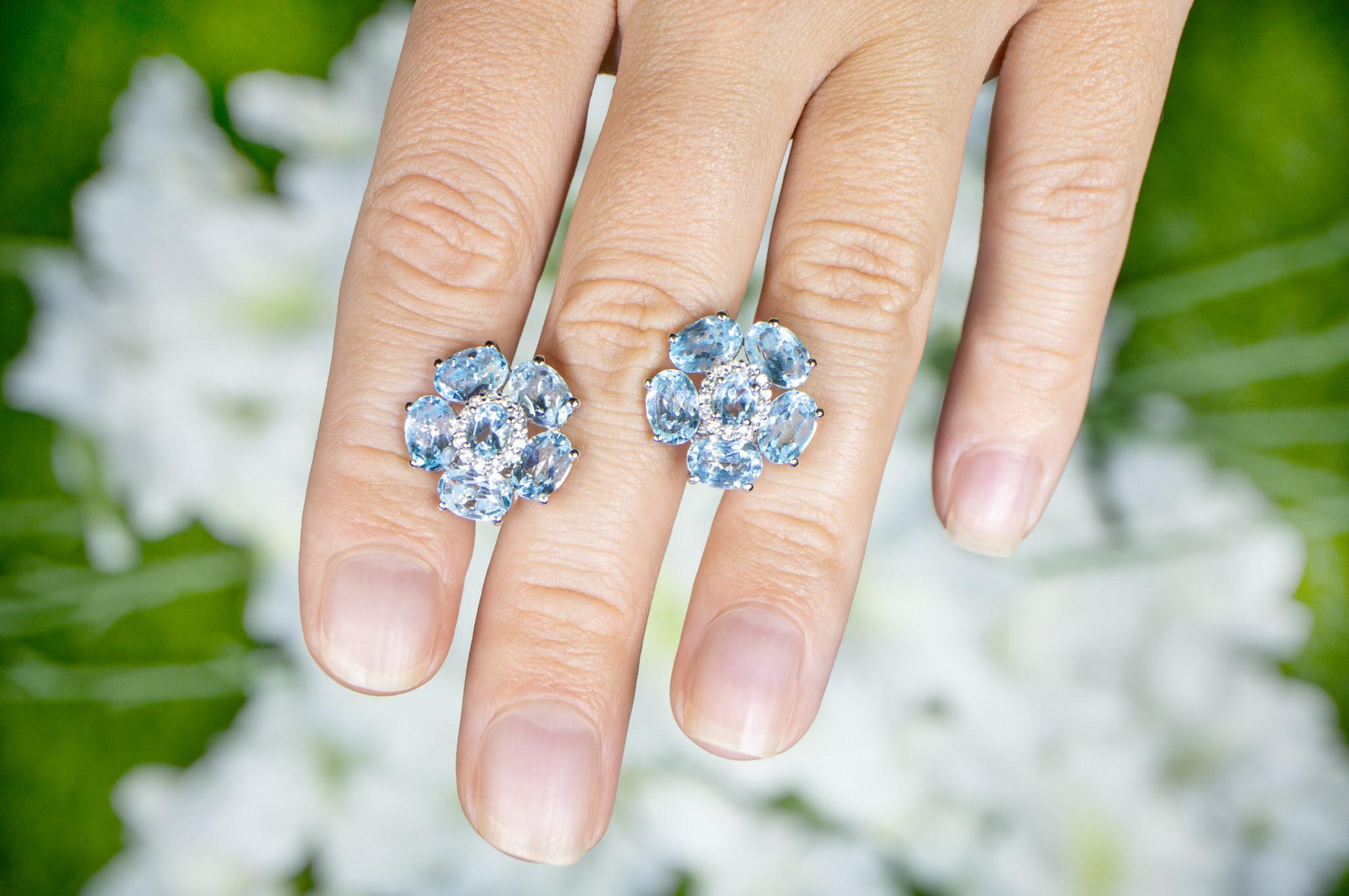 Blue Topaz Floral Earrings White Topaz 10.5 Carats 18K White Gold Plated Silver In Excellent Condition For Sale In Aliso Viejo, CA