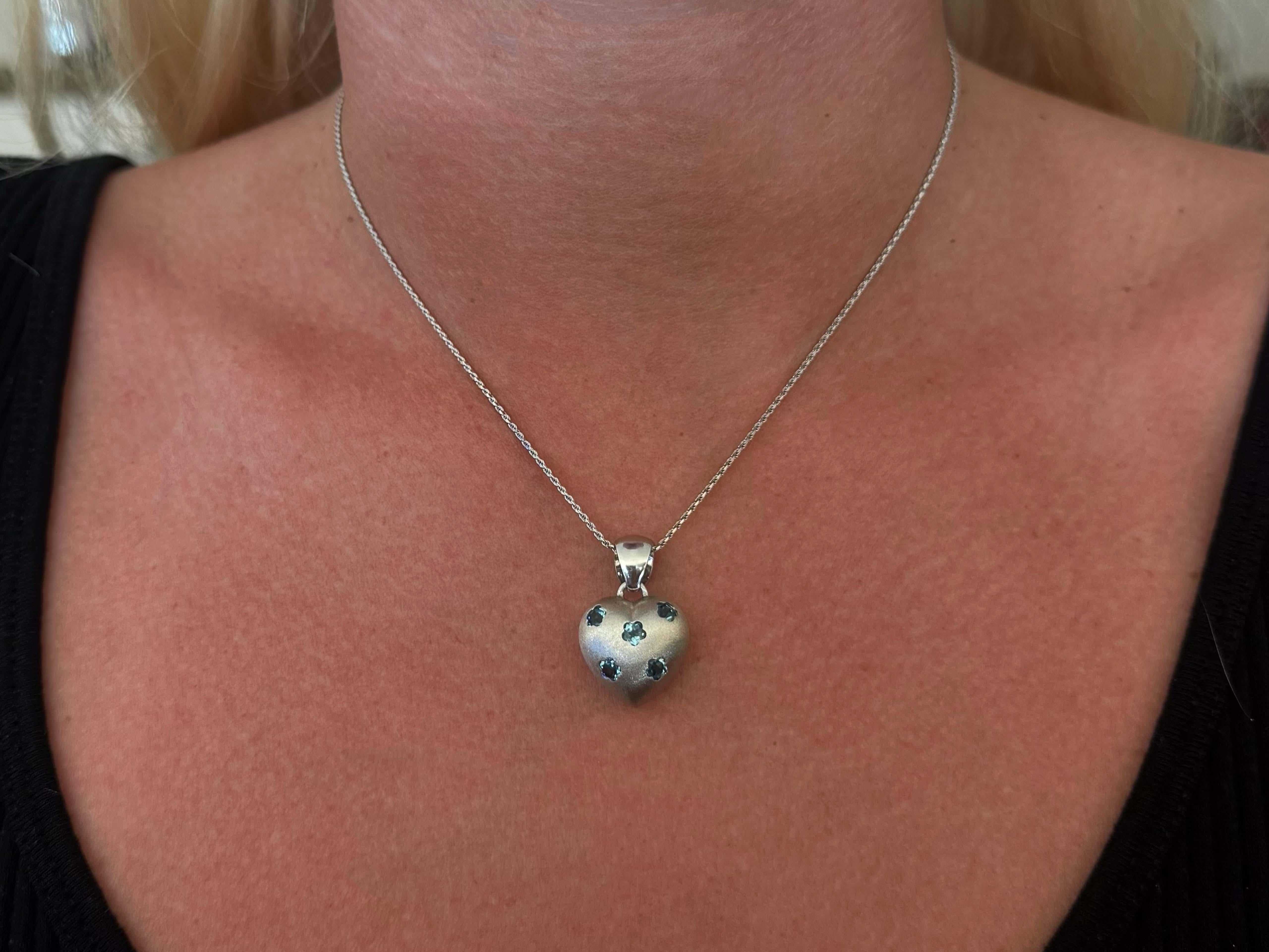 Item Specifications:

Necklace Metal: 14k White Gold

Total Weight: 5.7 Grams

Chain Length: 16