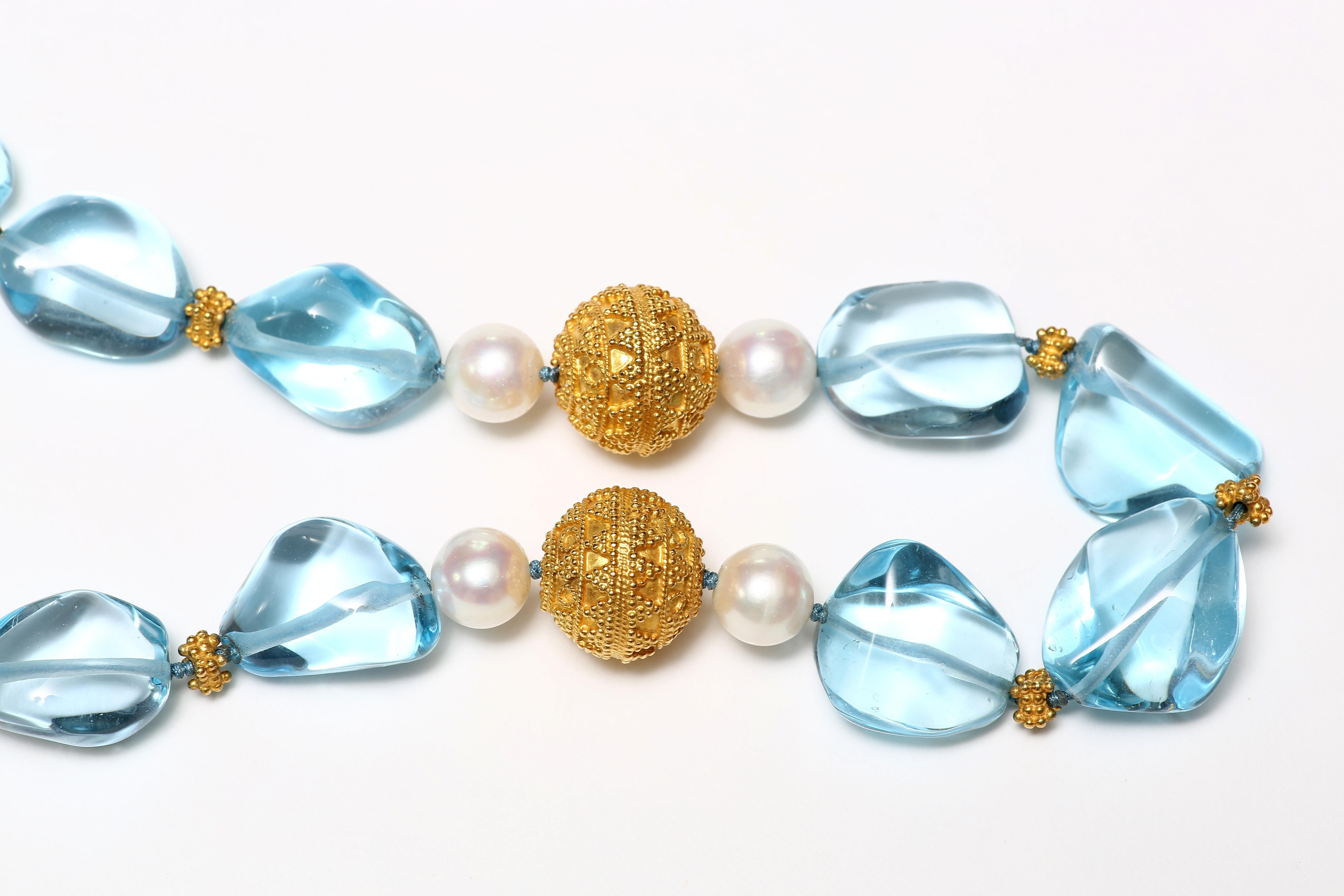 Perle Collier en topaze bleue, perles d'or et perles d'eau douce en vente