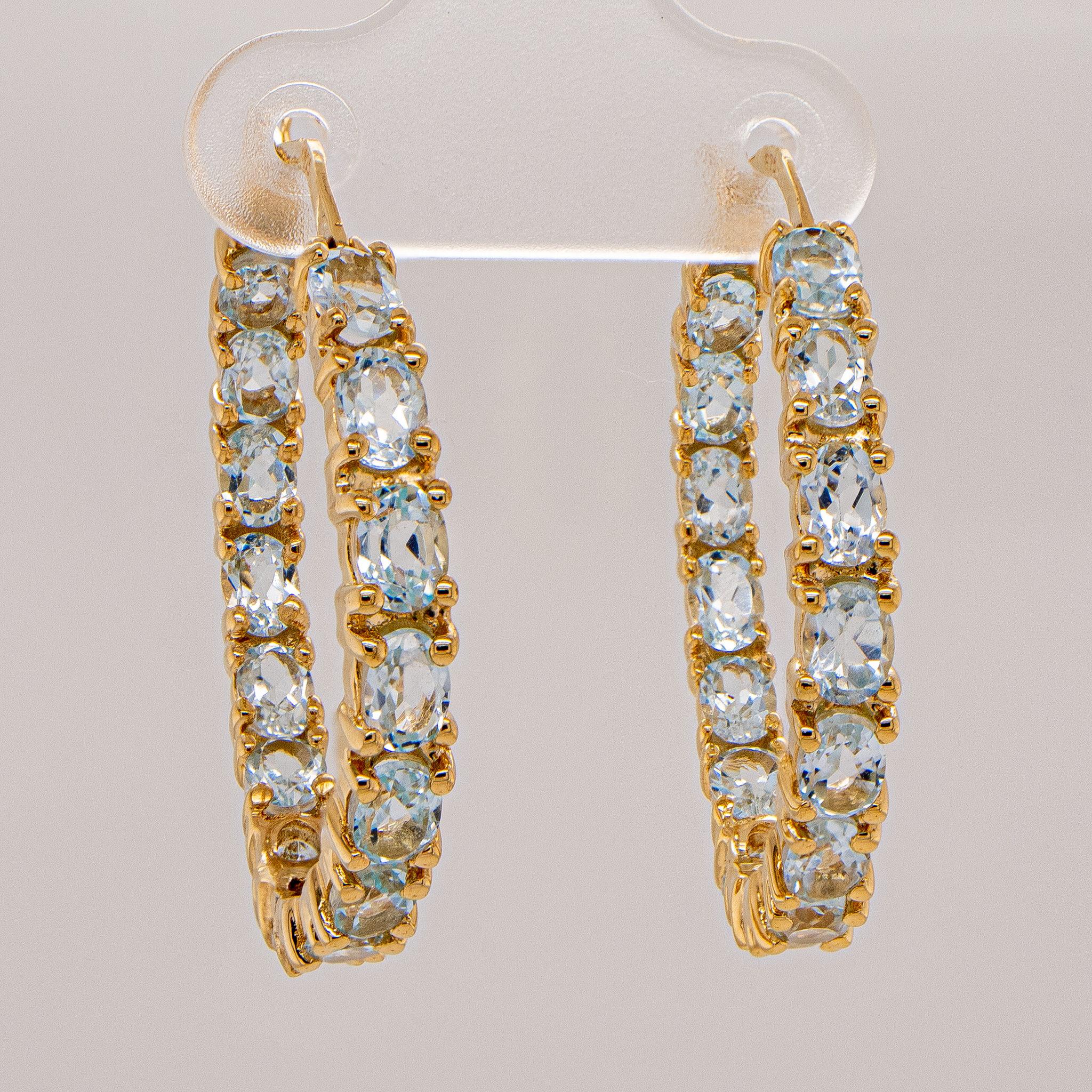Contemporaneo Orecchini a cerchio in topazio blu 5,7 carati placcati in oro giallo 14K A. Silver in vendita