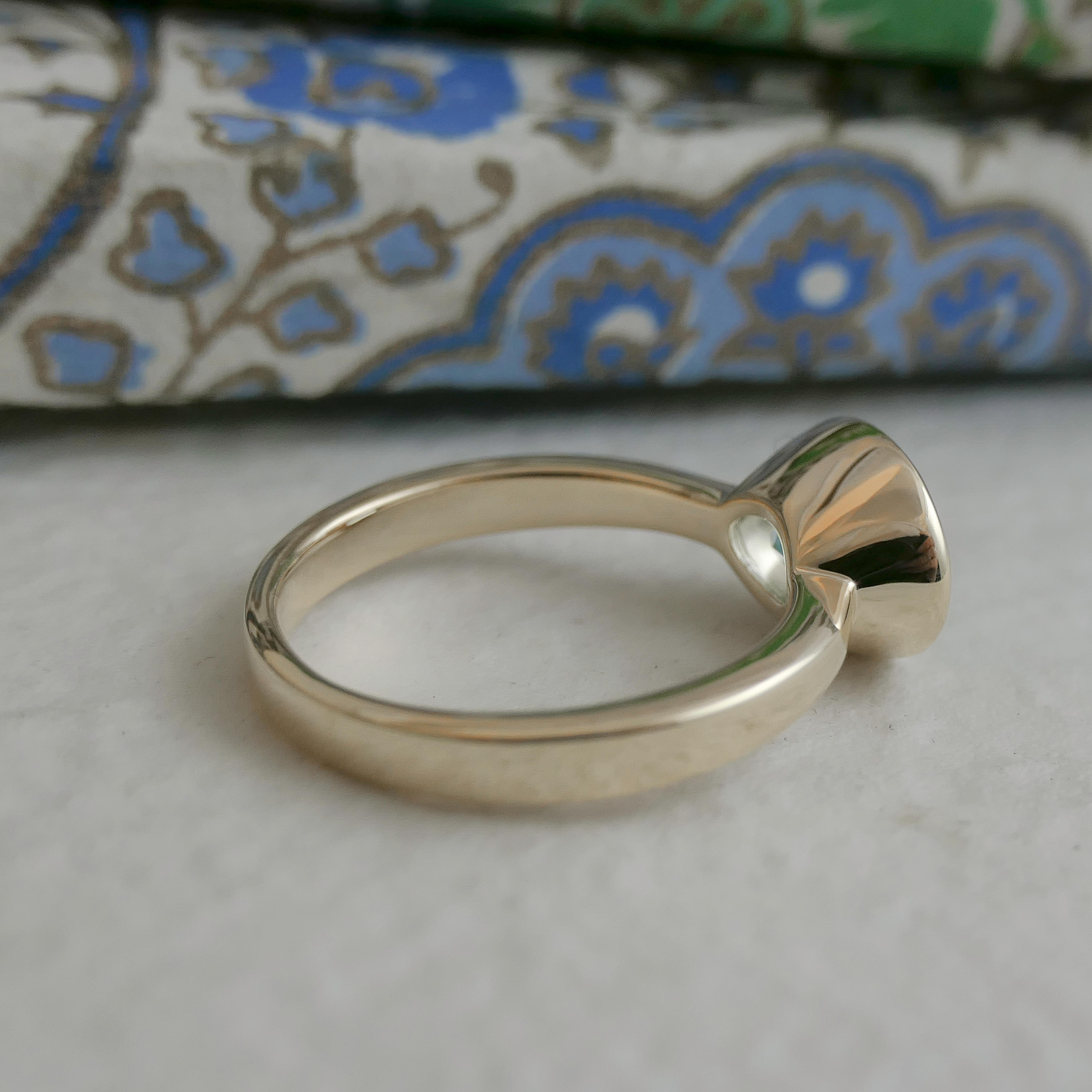Donna Anello ovale di topazio blu in argento placcato in oro in vendita