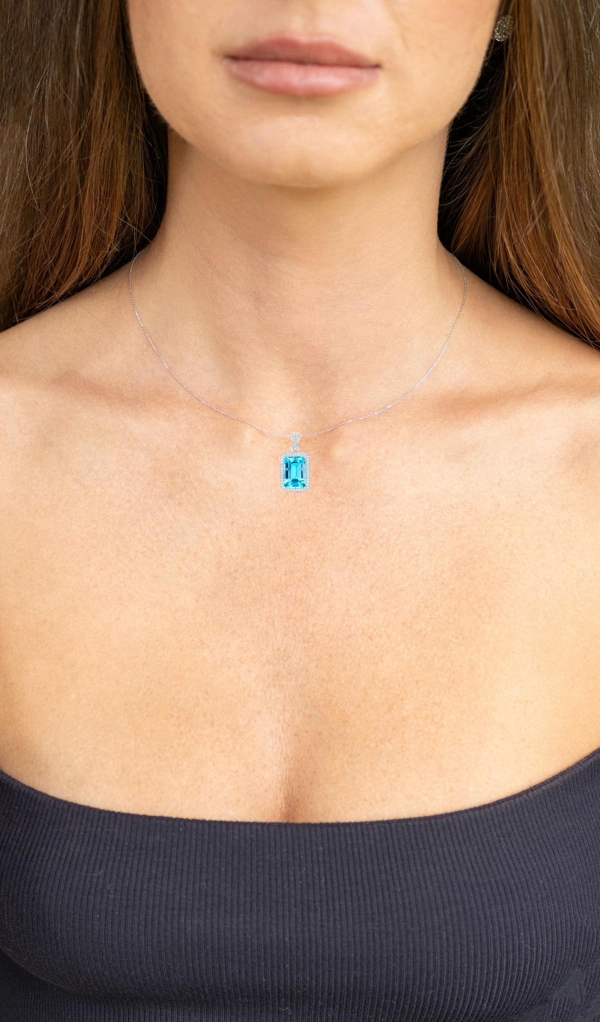 Contemporary Blue Topaz Pendant Necklace Diamond Setting 5.84 Carats Sterling Silver For Sale