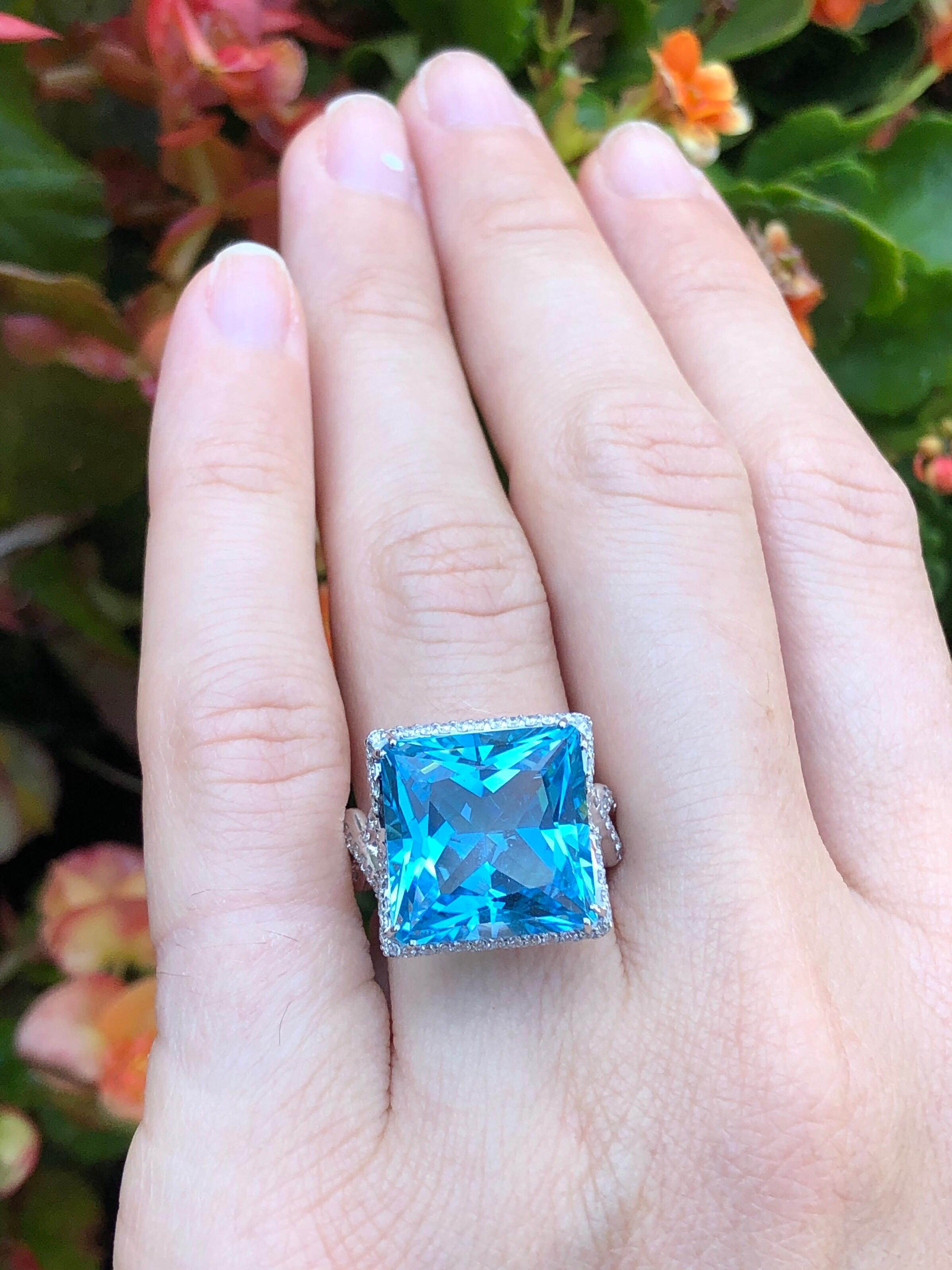 princess cut blue topaz ring