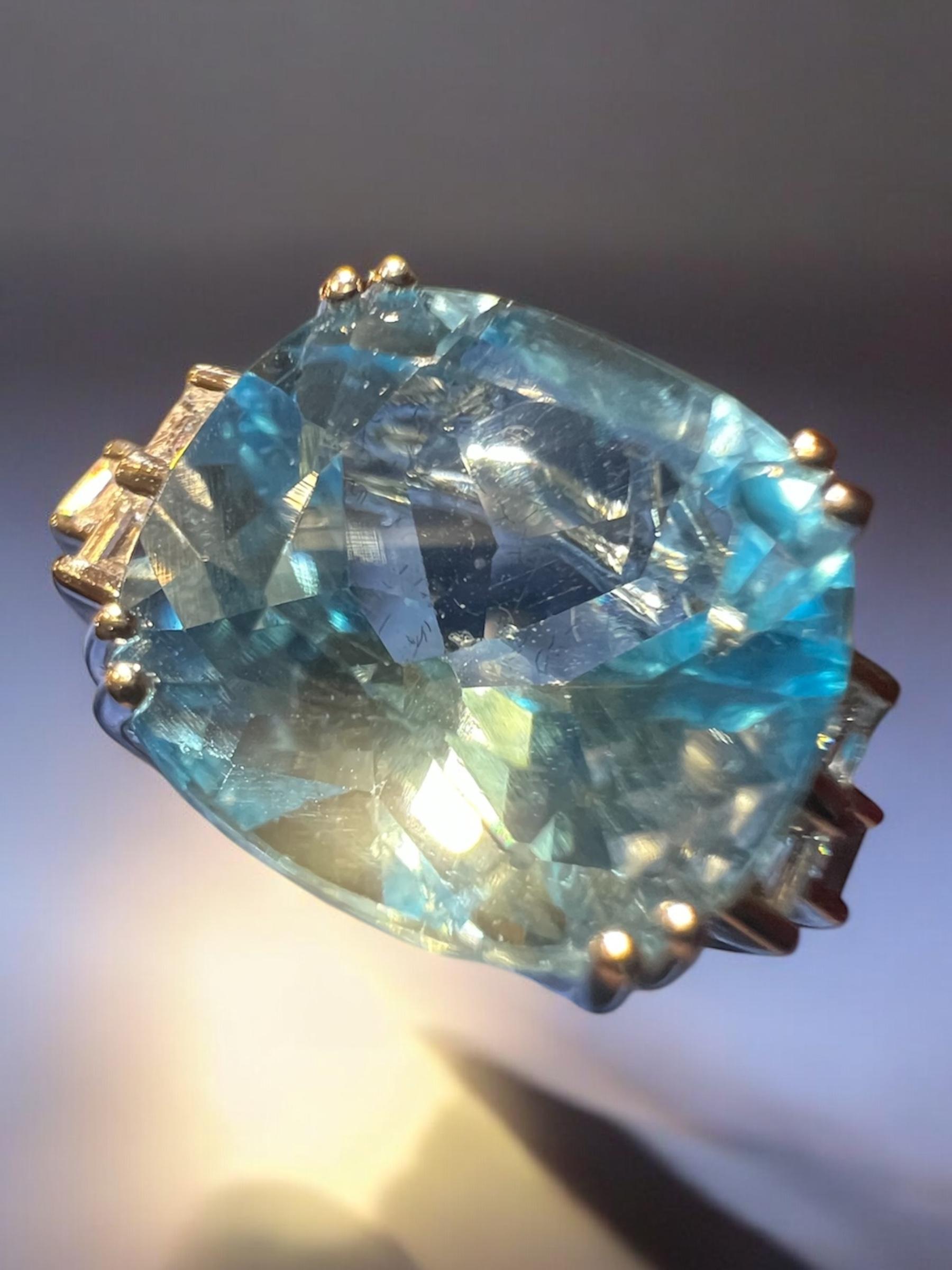 Bague en or blanc 18 carats avec topaze bleue 9,08 carats et diamants 0,20 carat en vente 11