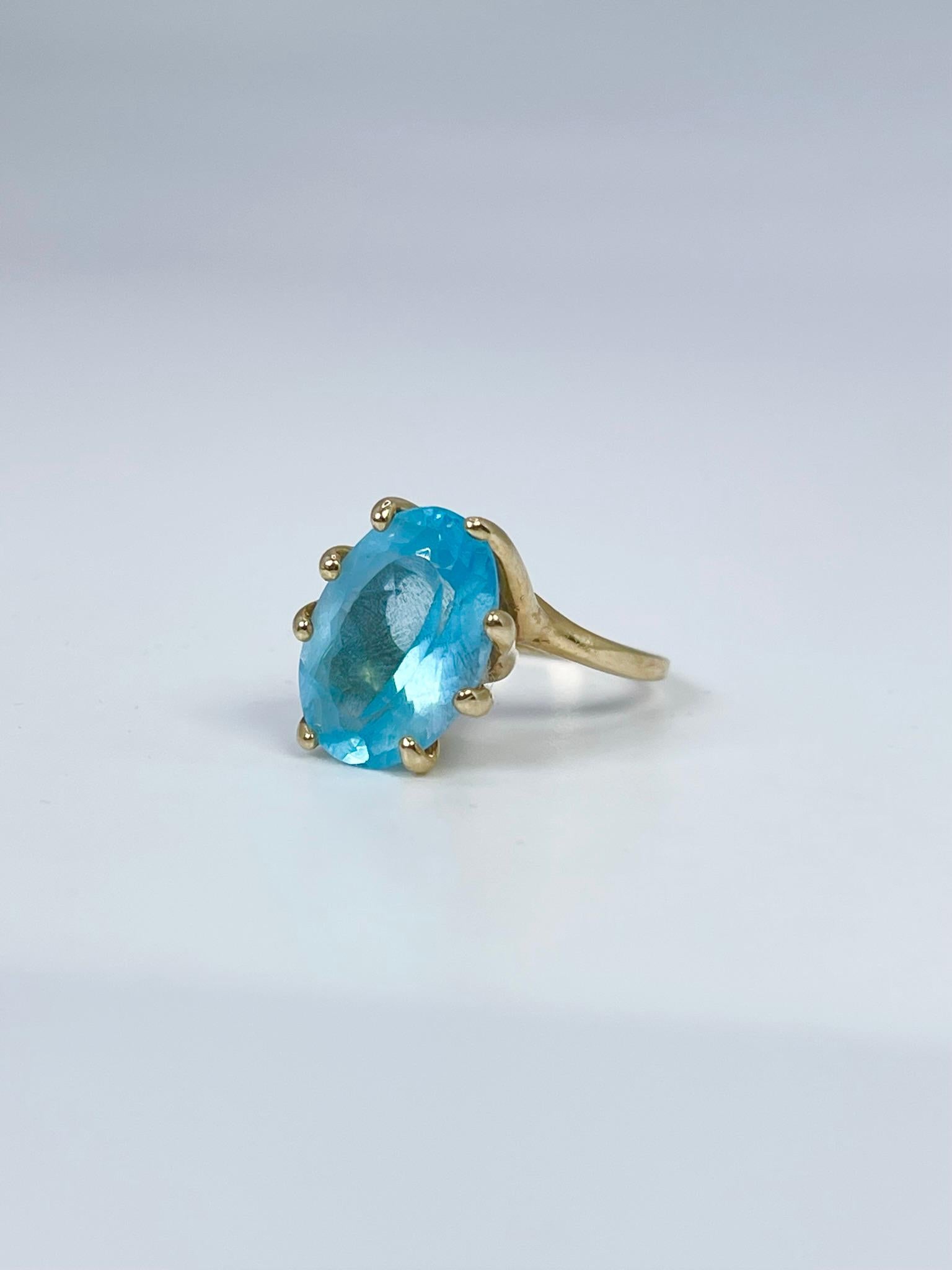 Beautiful unique ring made with blue topaz in 14KT yello gold


GRAM WEIGHT: 5.95gr
GOLD: 14KT yellow gold
GEMSTONE: Natural Topaz 
CLARITY/COLOR: Slightly Included/Blue
CUT: Oval
SIZE: 5.5

WHAT YOU GET AT STAMPAR JEWELERS:
Stampar Jewelers,