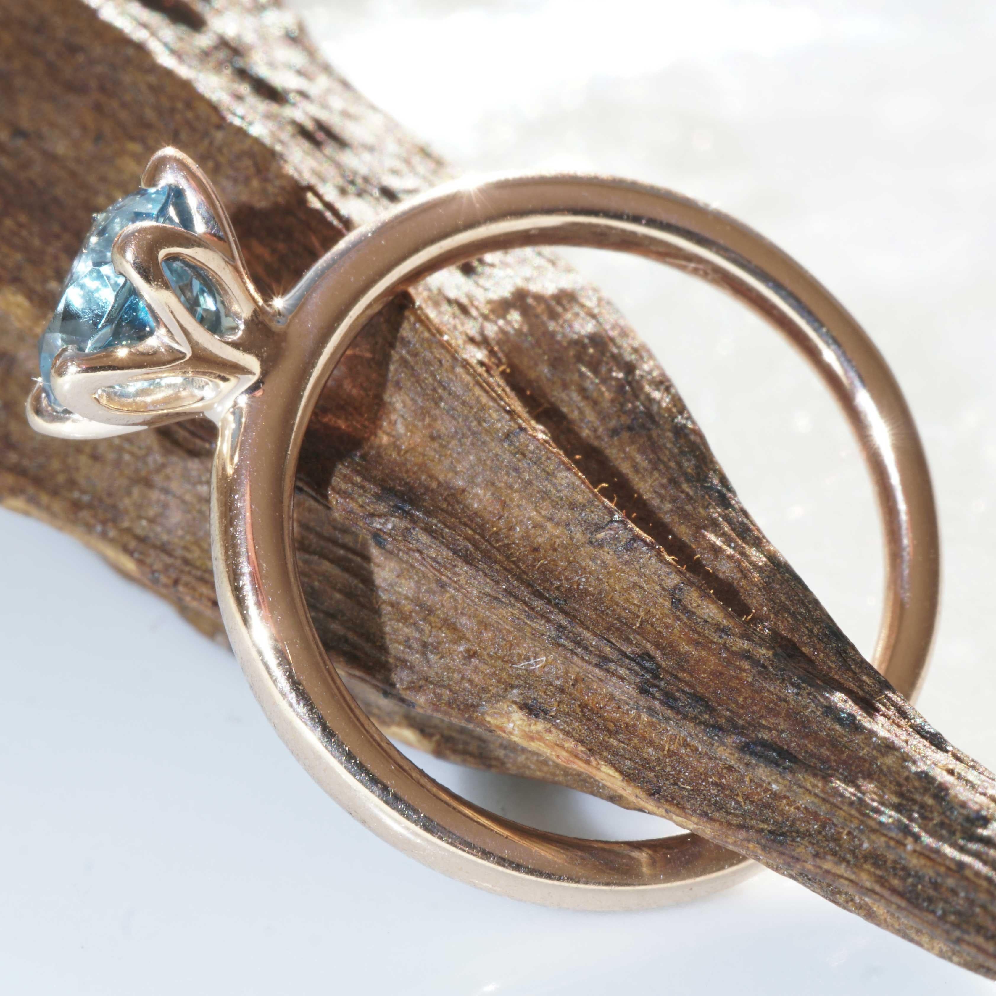 Blue Topaz Ring made in Valenza  finest Goldsmith´s Work Bestseller Combination For Sale 2