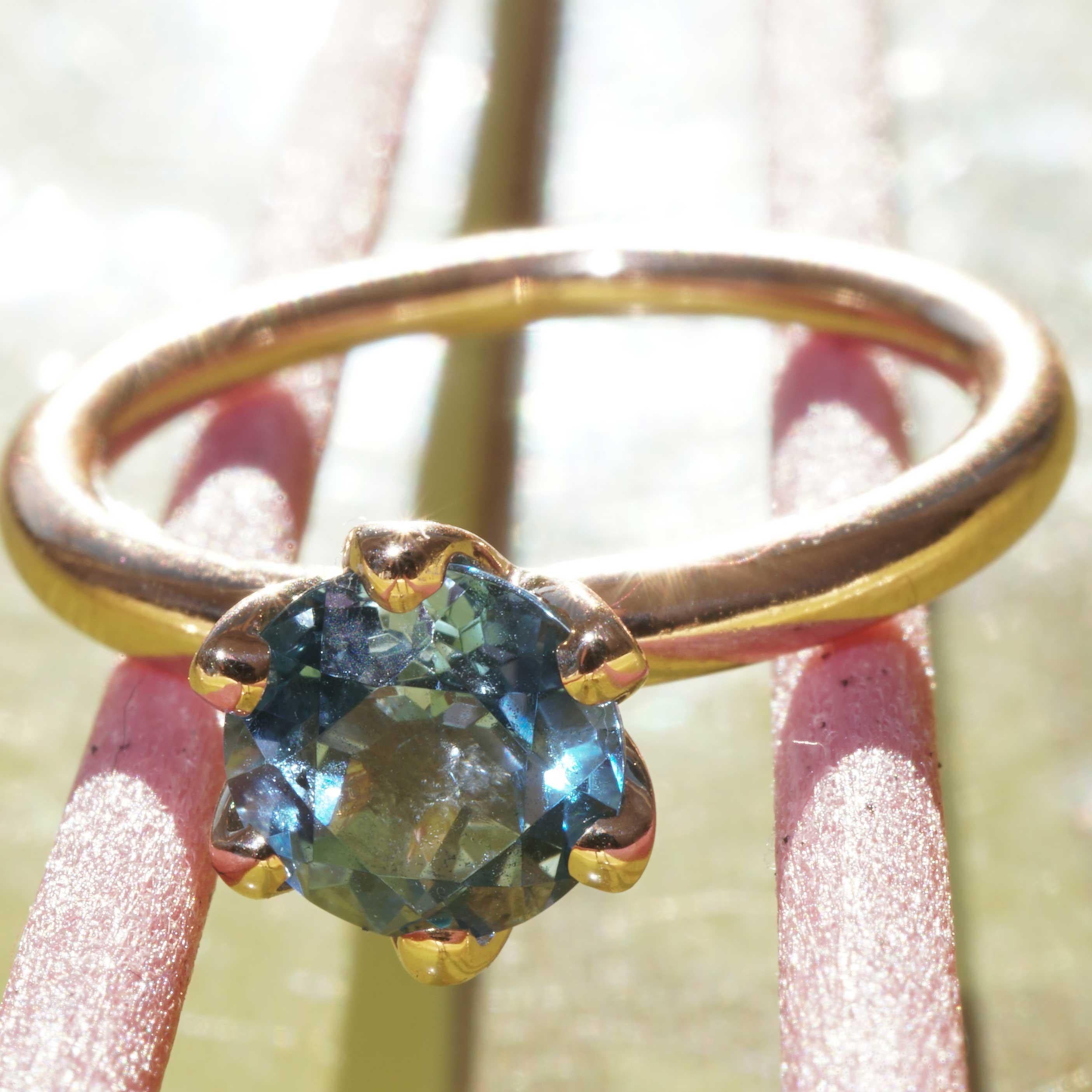 Blue Topaz Ring made in Valenza  finest Goldsmith´s Work Bestseller Combination For Sale 3