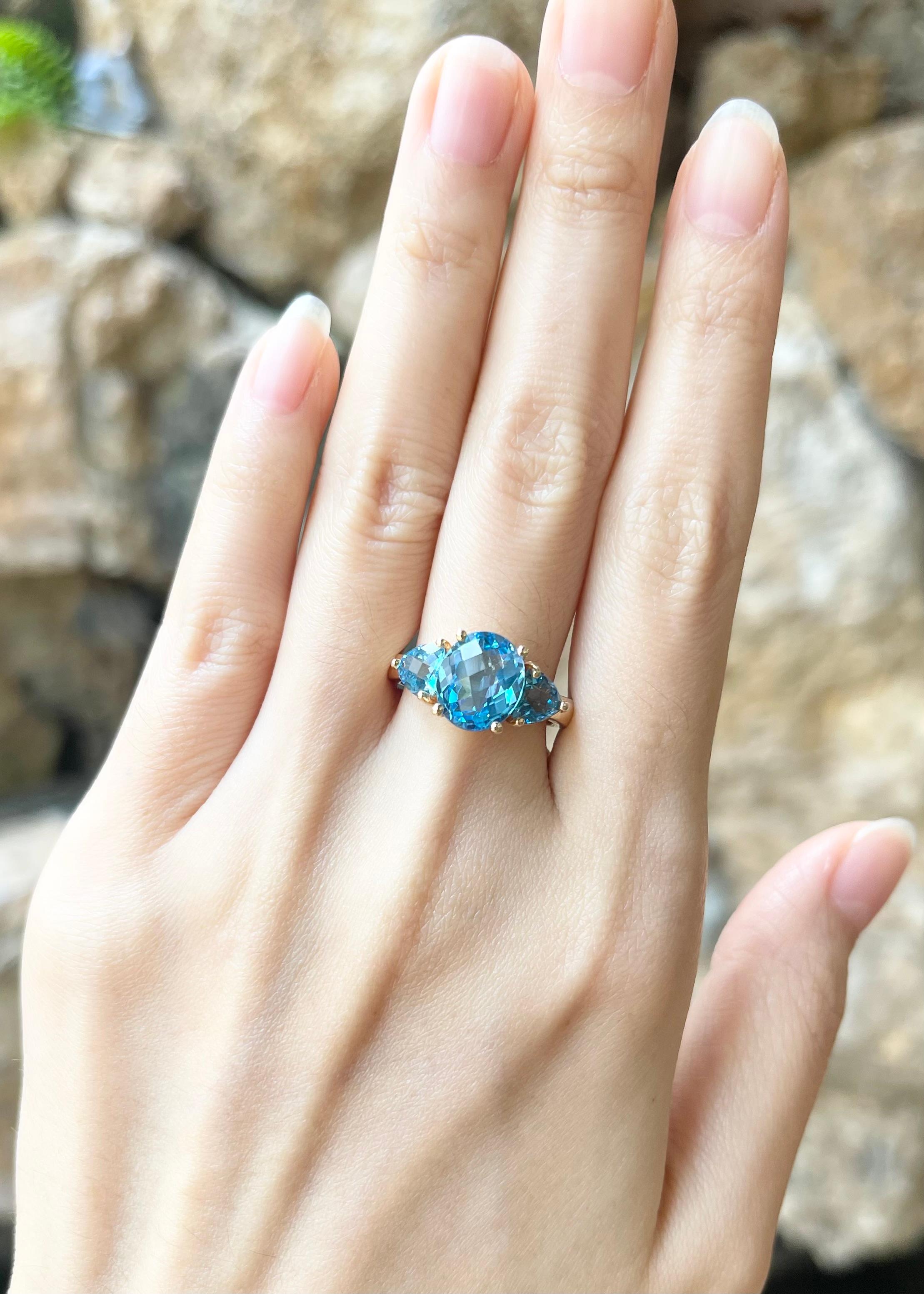 Blue Topaz 5.48 carats Ring set in 14K Gold Settings

Width:  1.8 cm 
Length: 1.0 cm
Ring Size: 56
Total Weight: 6.03 grams

