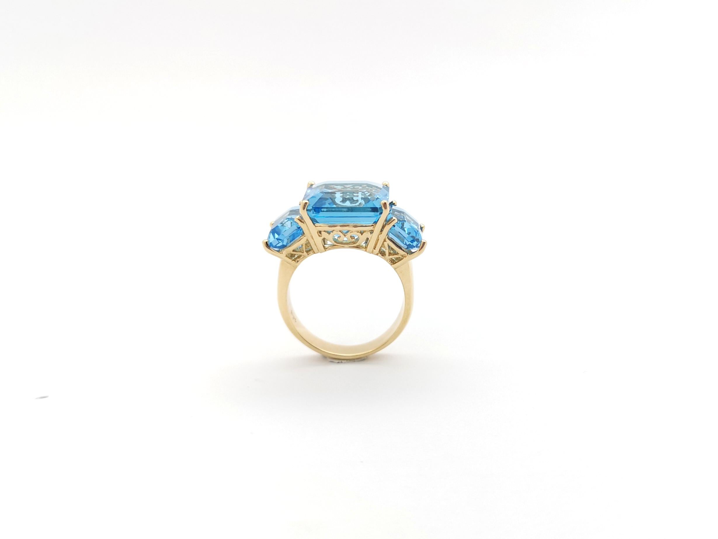 Blue Topaz Ring set in 18K Gold Settings For Sale 6