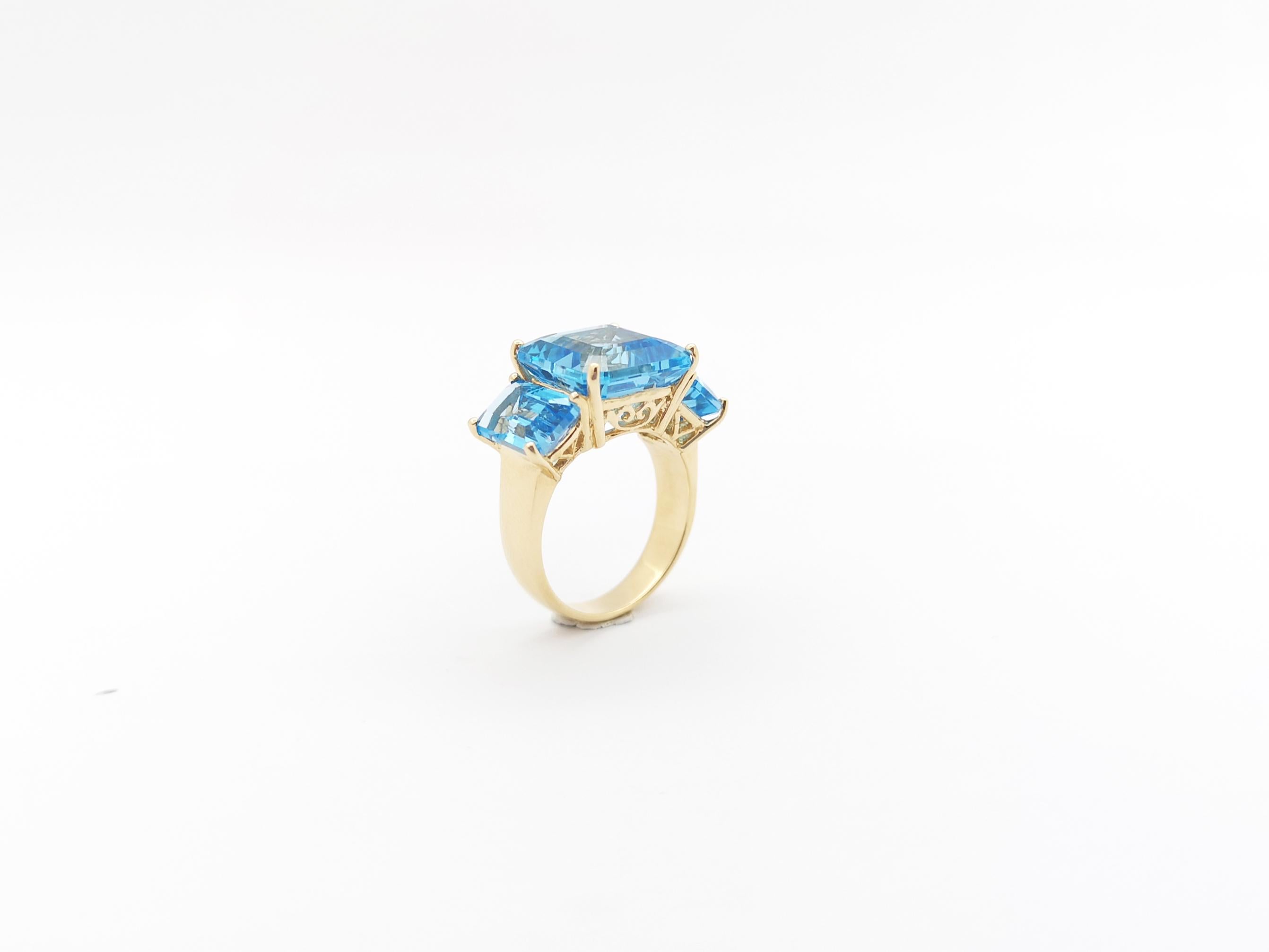 Blue Topaz Ring set in 18K Gold Settings For Sale 11