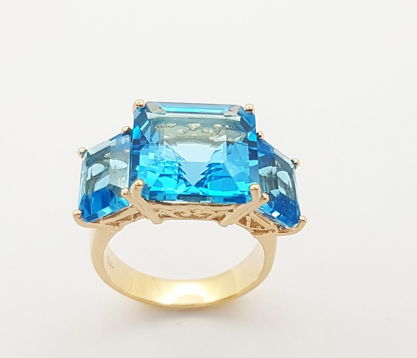 Blue Topaz Ring set in 18K Gold Settings For Sale 3
