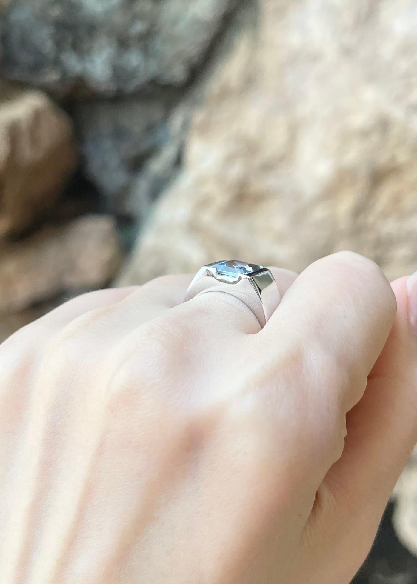 da uomo o donna Anello con Topazio Blu incastonato in oro bianco 18K in vendita