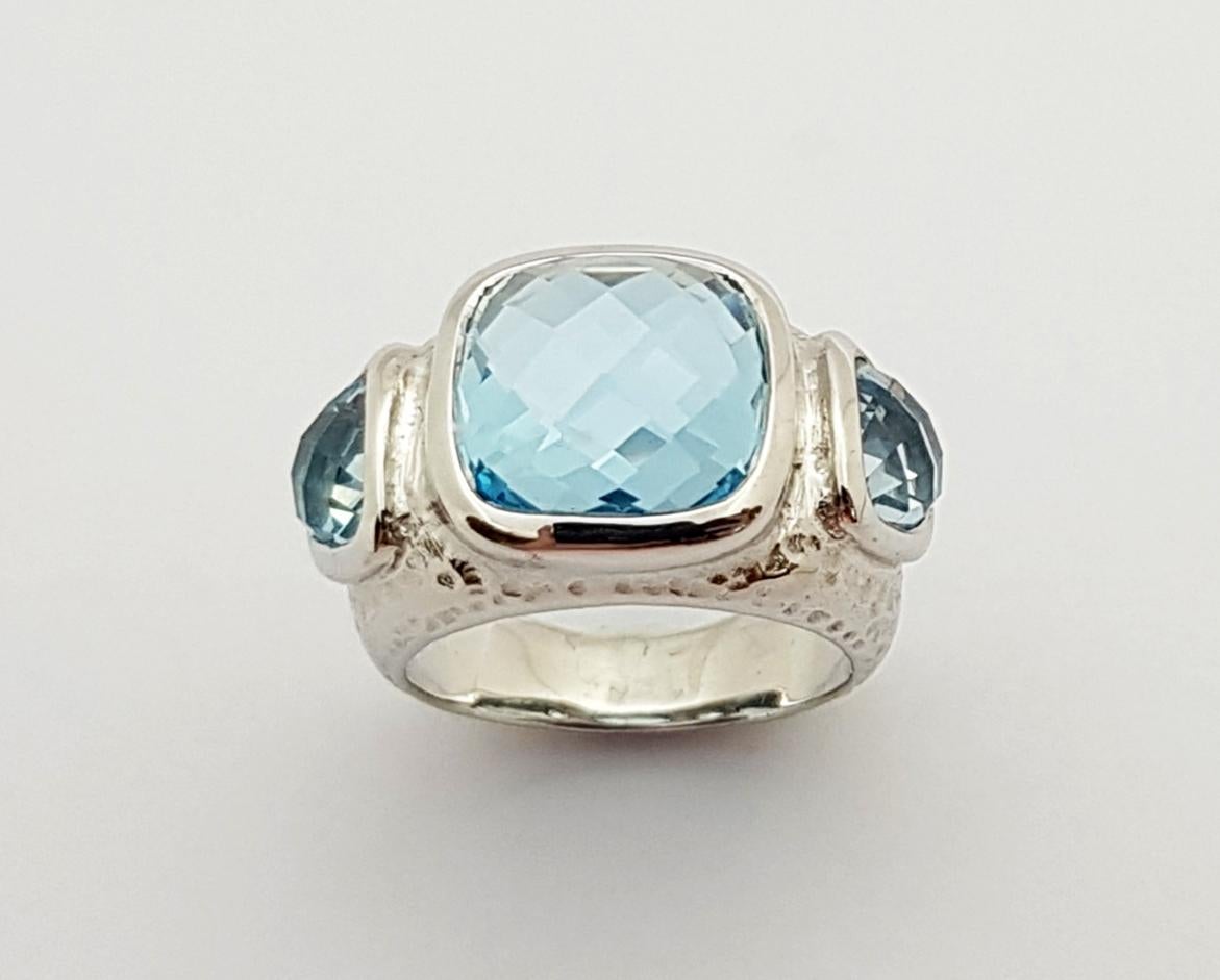 Blue Topaz Ring set in Silver Settings In New Condition For Sale In Dusit, 10