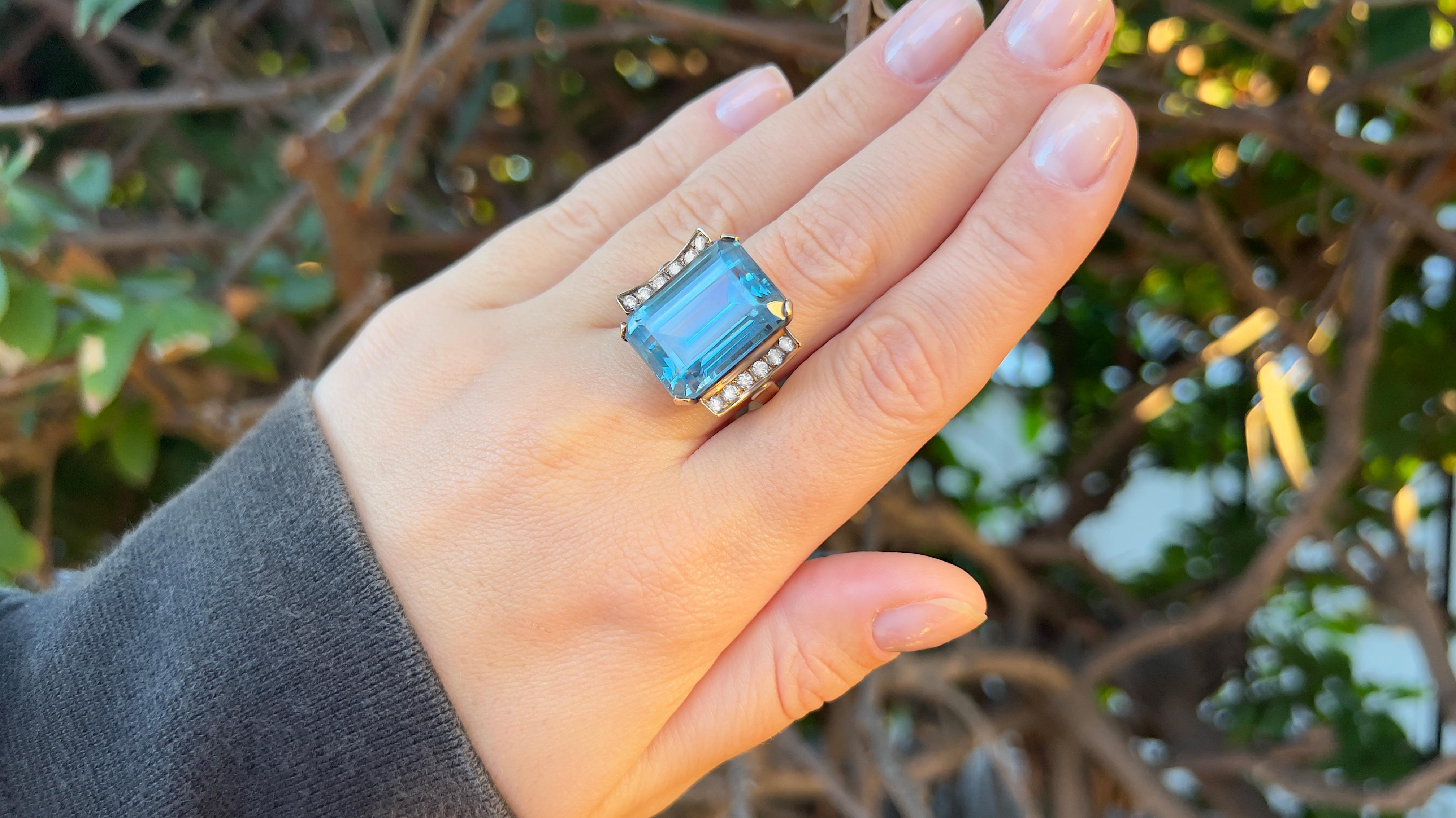 Contemporary Blue Topaz Ring With Diamonds 20.40 Carats 14K Yellow Gold For Sale