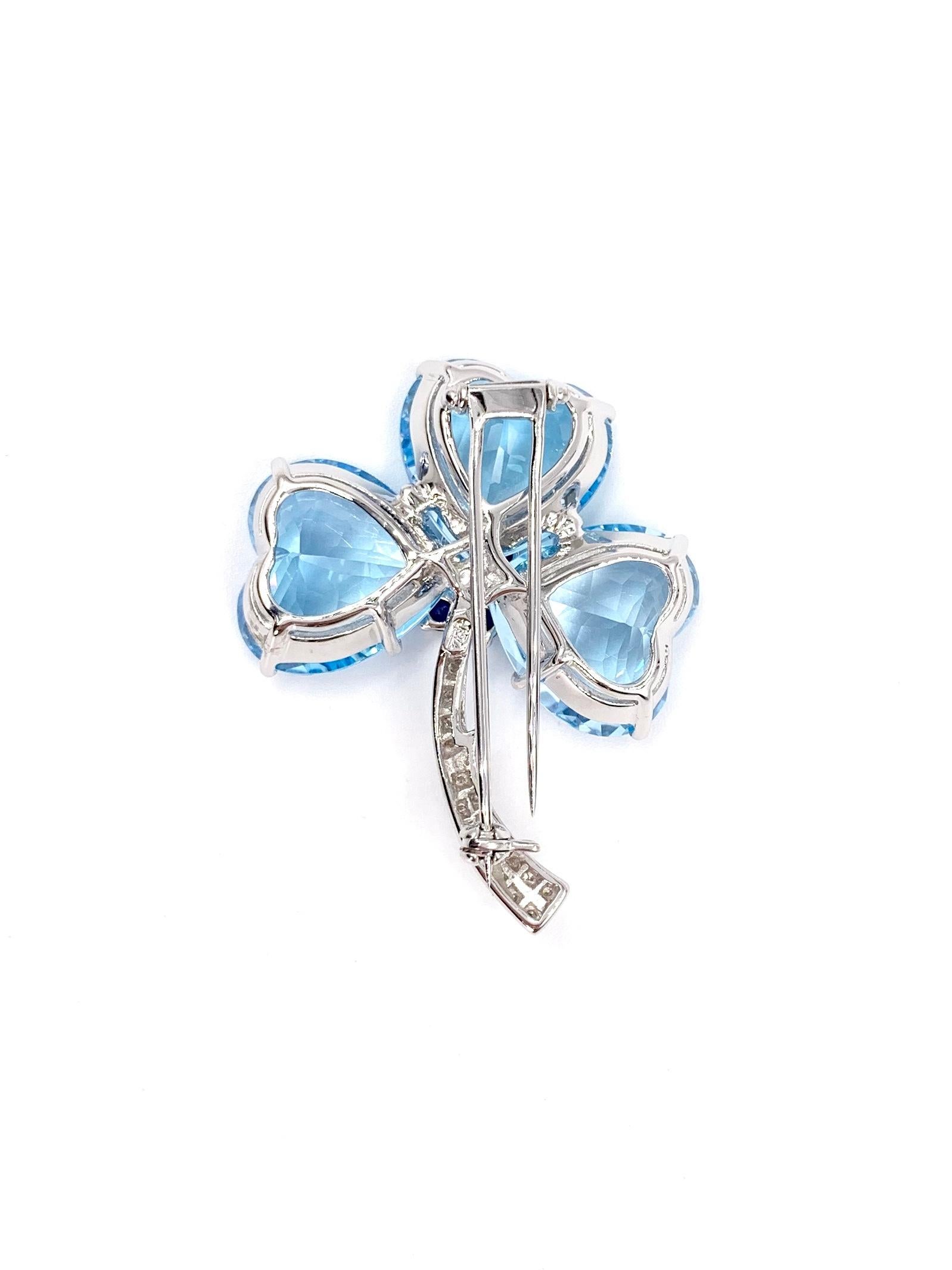 Blue Topaz, Sapphire and Diamond 18 Karat White Gold Clover Brooch In Excellent Condition For Sale In Pikesville, MD