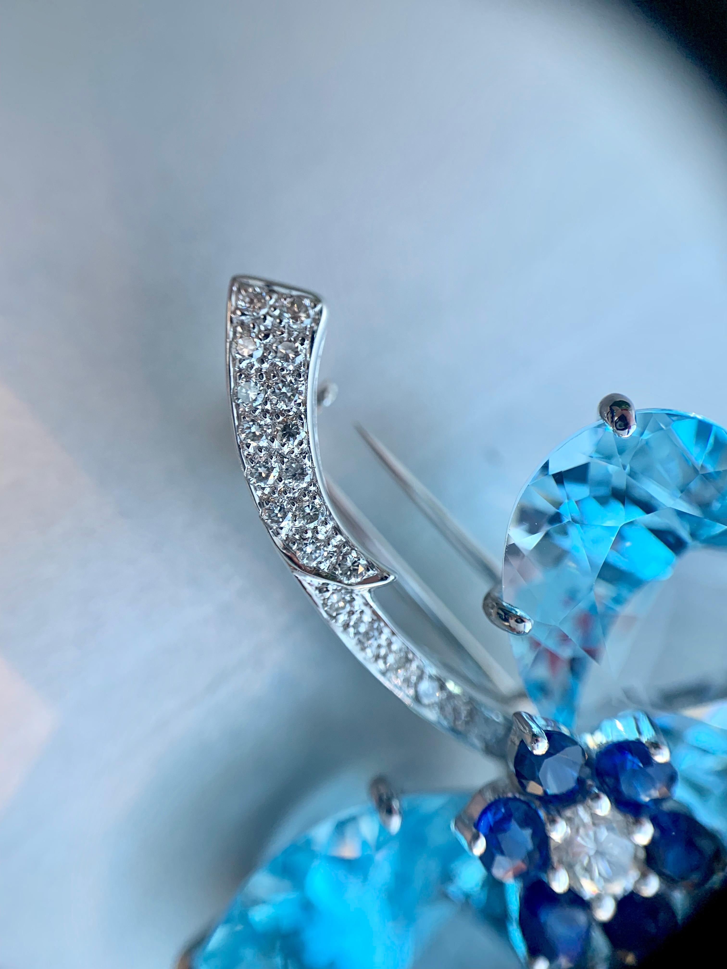 Blue Topaz, Sapphire and Diamond 18 Karat White Gold Clover Brooch For Sale 2