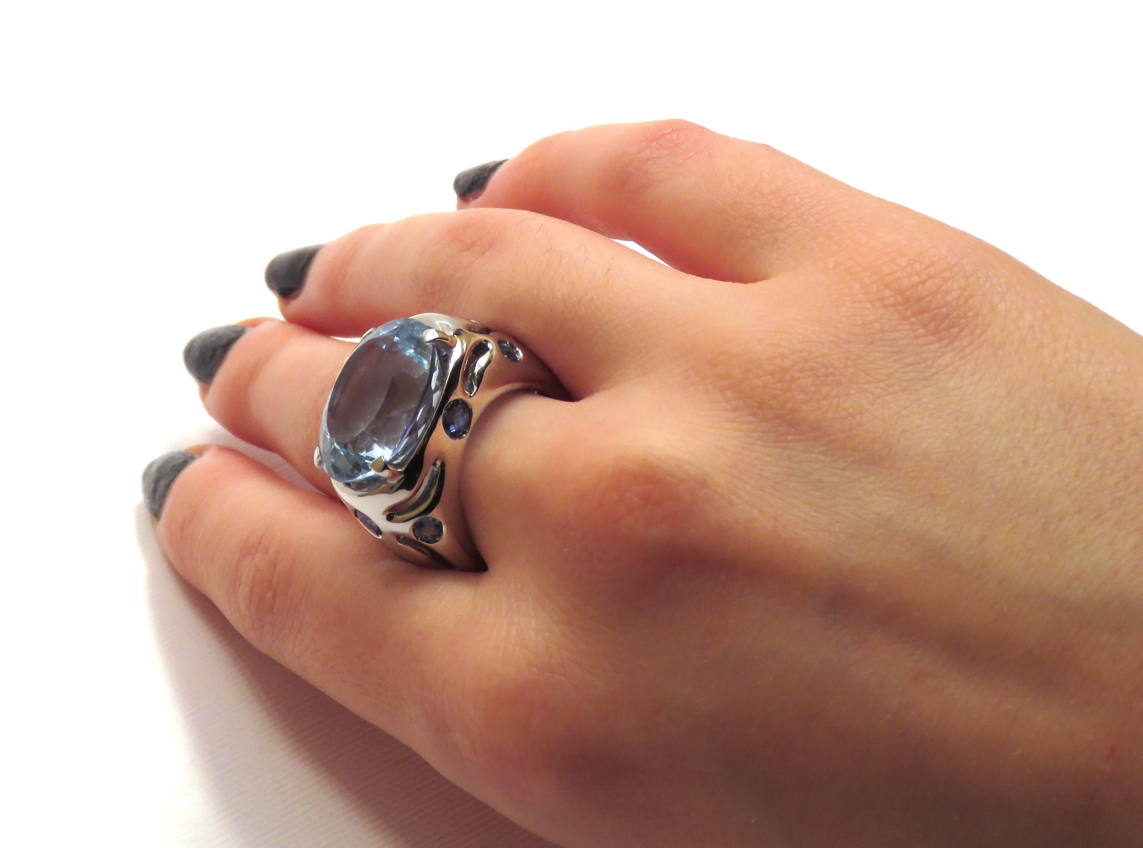 Blue Topaz Sapphires White Gold Cocktail Ring Handmade In Italy In New Condition In Milano, IT