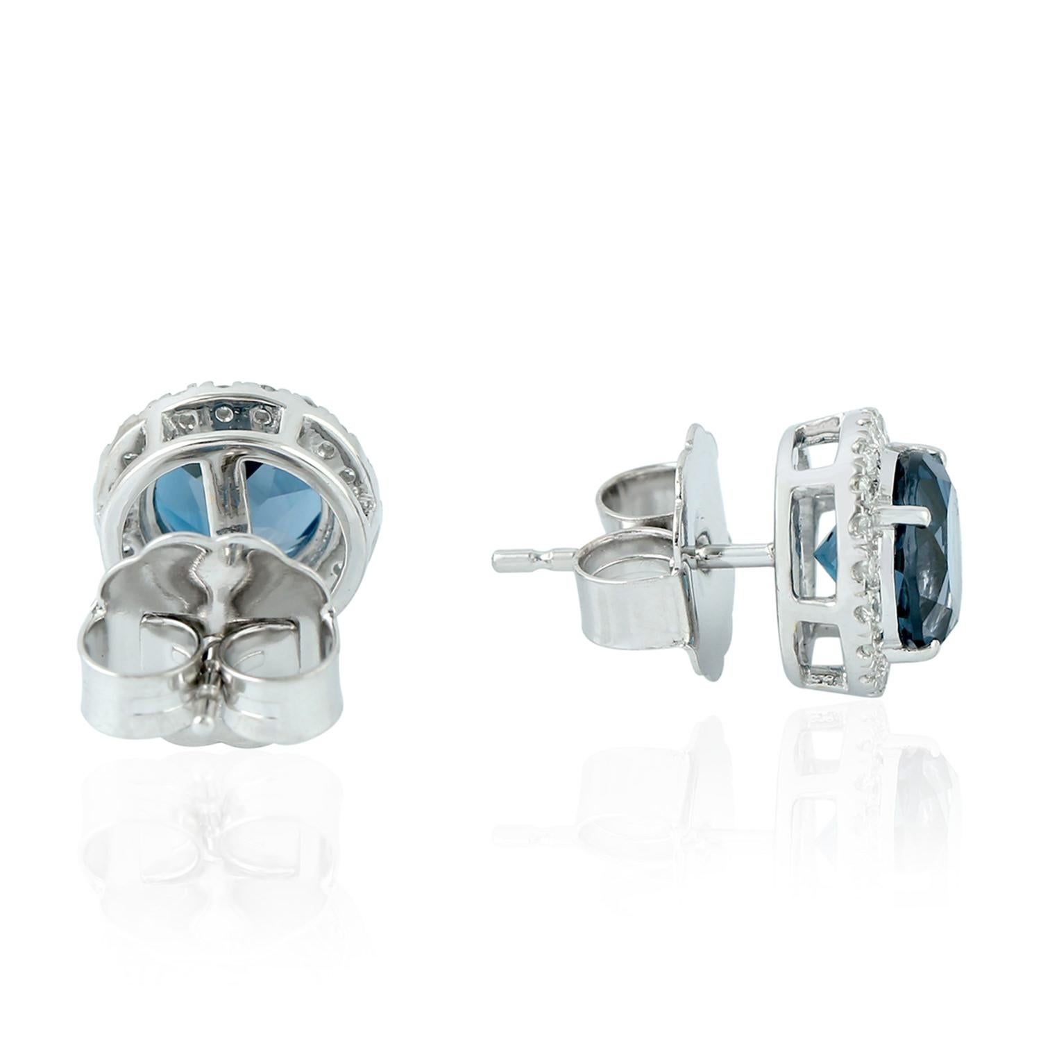Artisan Blue Topaz Studs With Diamonds Made In 18Kt White Gold en vente