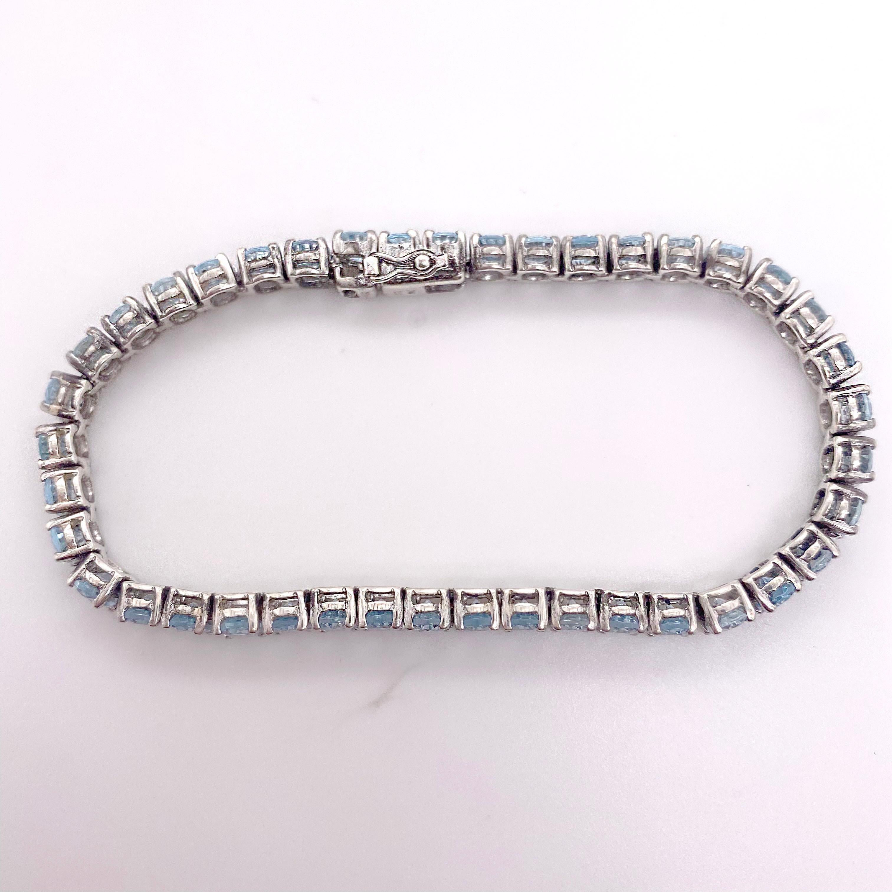 Contemporain Bracelet tennis en argent sterling avec topaze bleue de 20 carats en vente