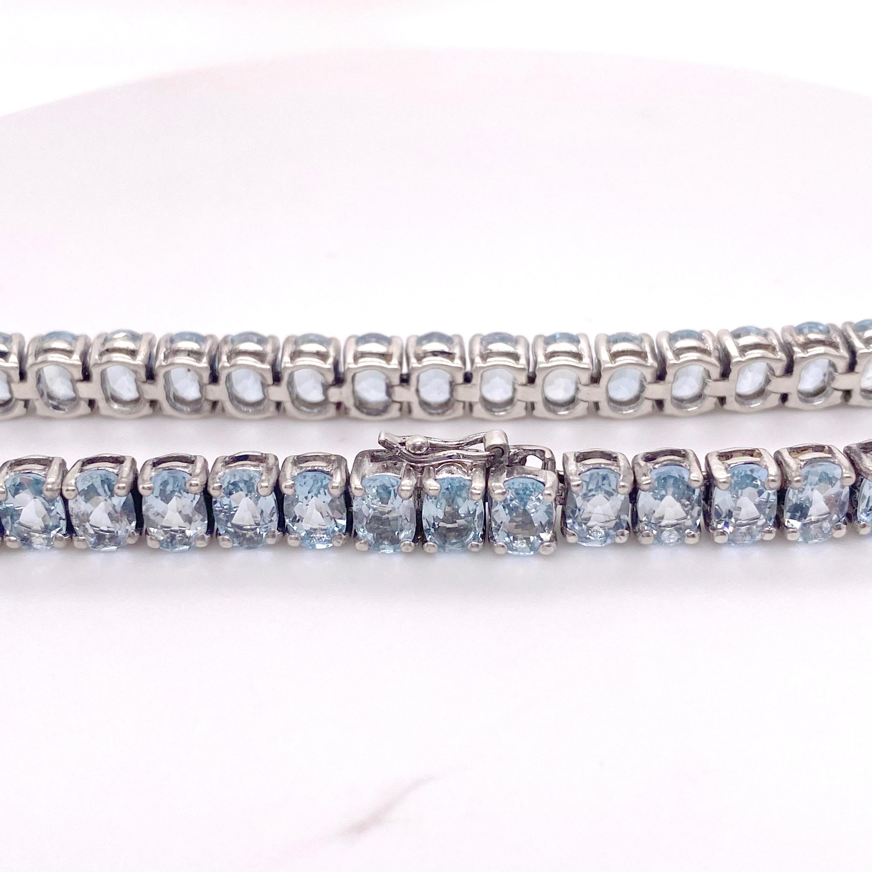 Bracelet tennis en argent sterling avec topaze bleue de 20 carats Neuf - En vente à Austin, TX