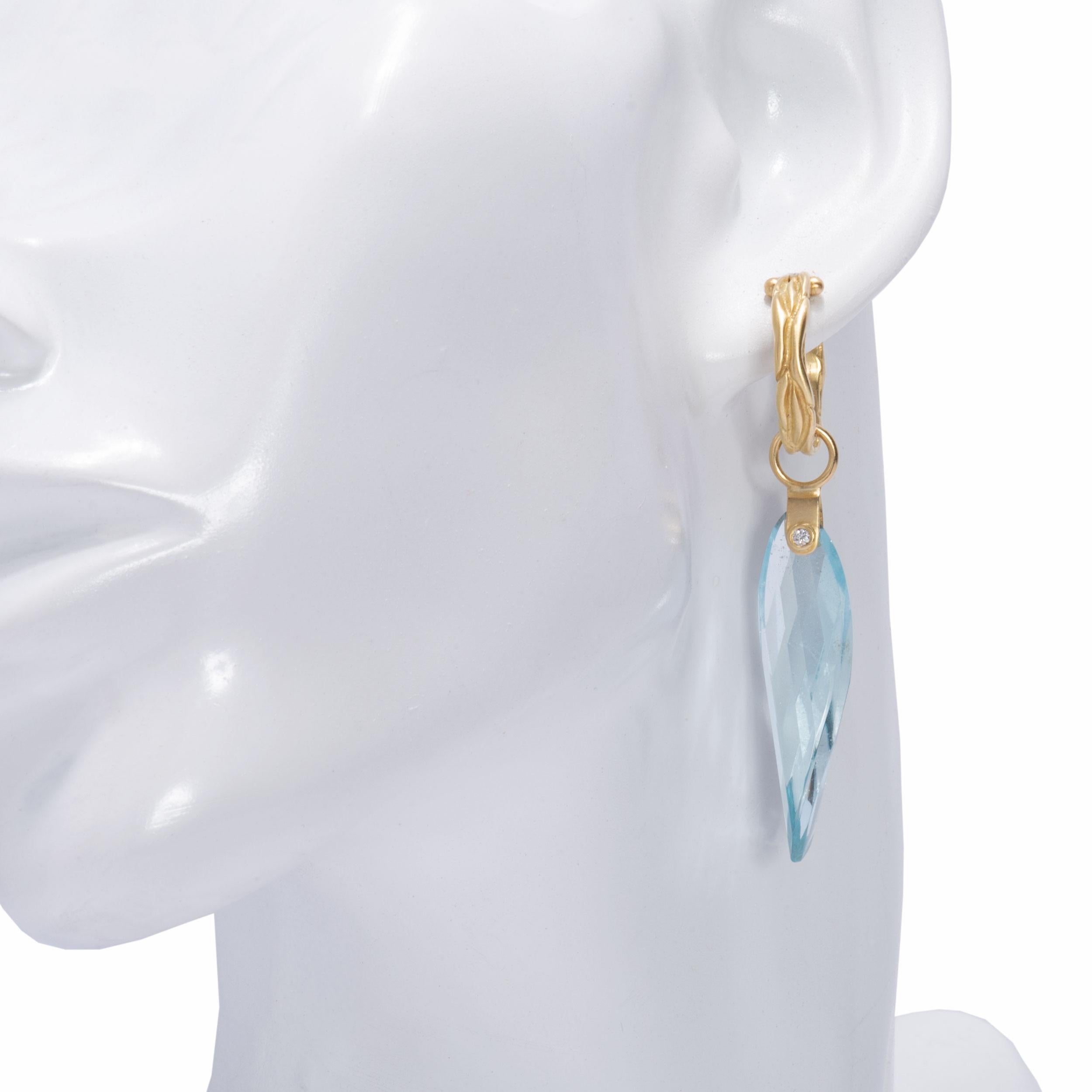 Blue Topaz Twisted Petal Drop Earrings in 18 Karat Gold In New Condition For Sale In Santa Fe, NM