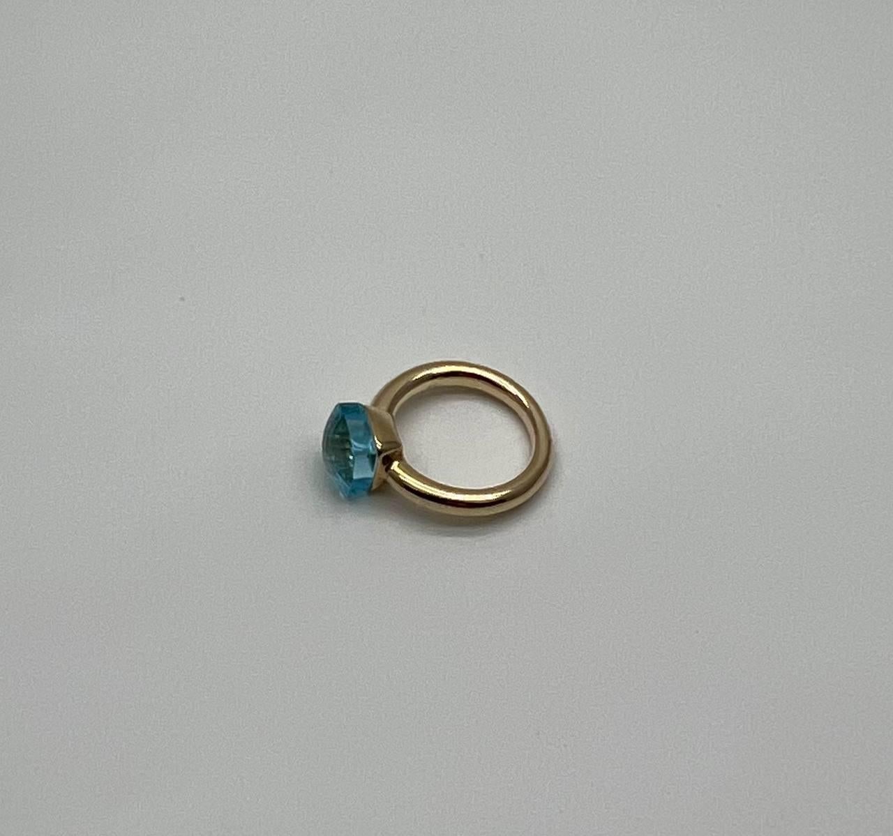 Blue Topaz Unique Nudo Faceted Cut 14K Yellow Gold Statement Cocktail Ring For Sale 1