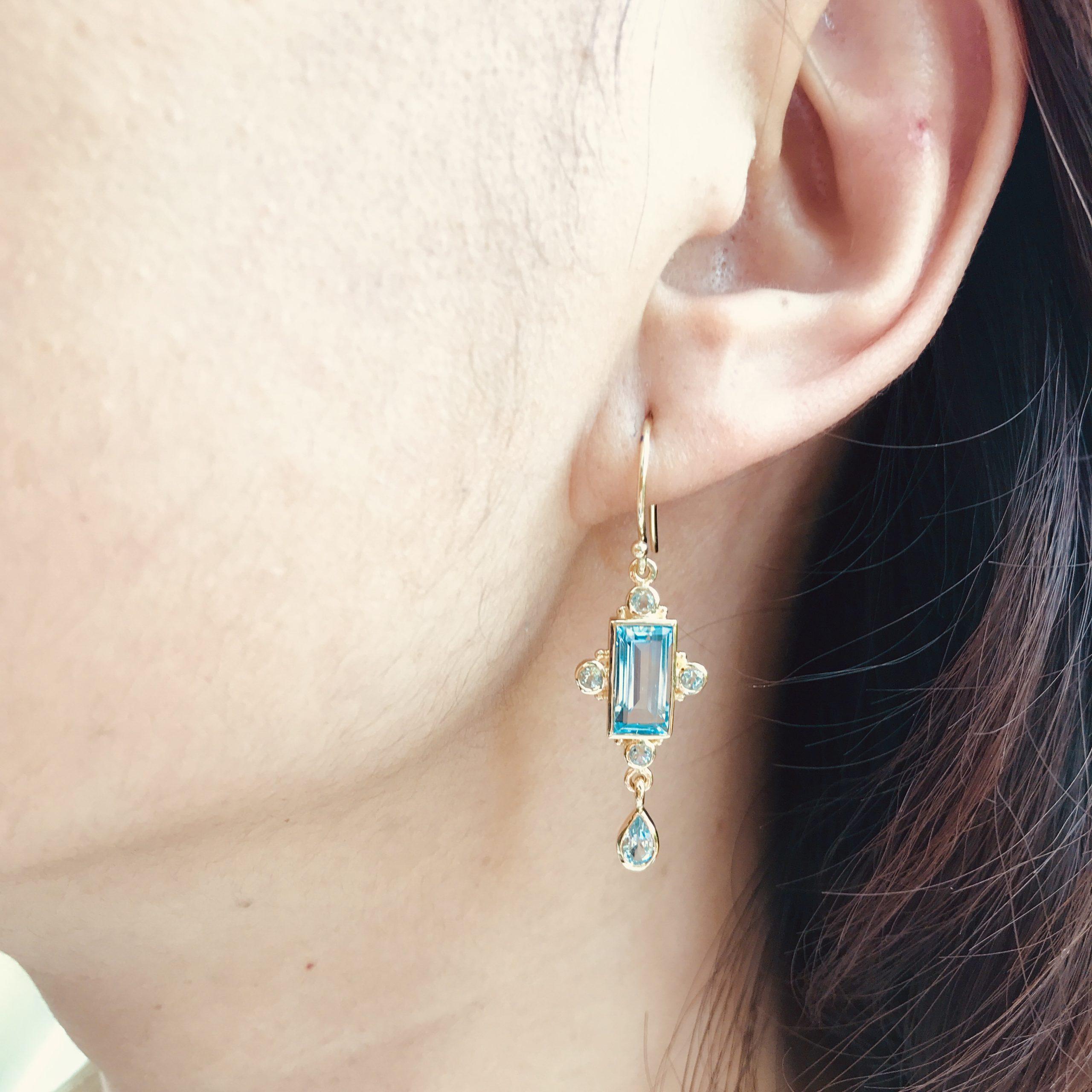 Blauer Topas im Vintage-Stil 14K Gelbgold Tropfen Ohrringe baumeln (Gemischter Schliff) im Angebot